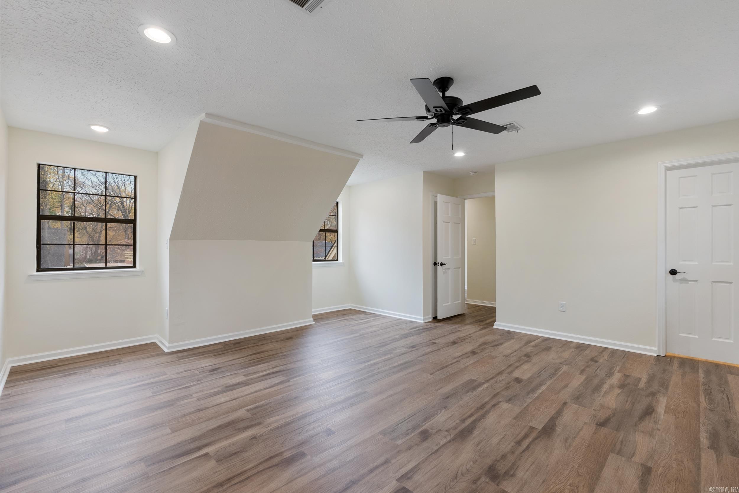 SMOKING OAKS ADD - Residential