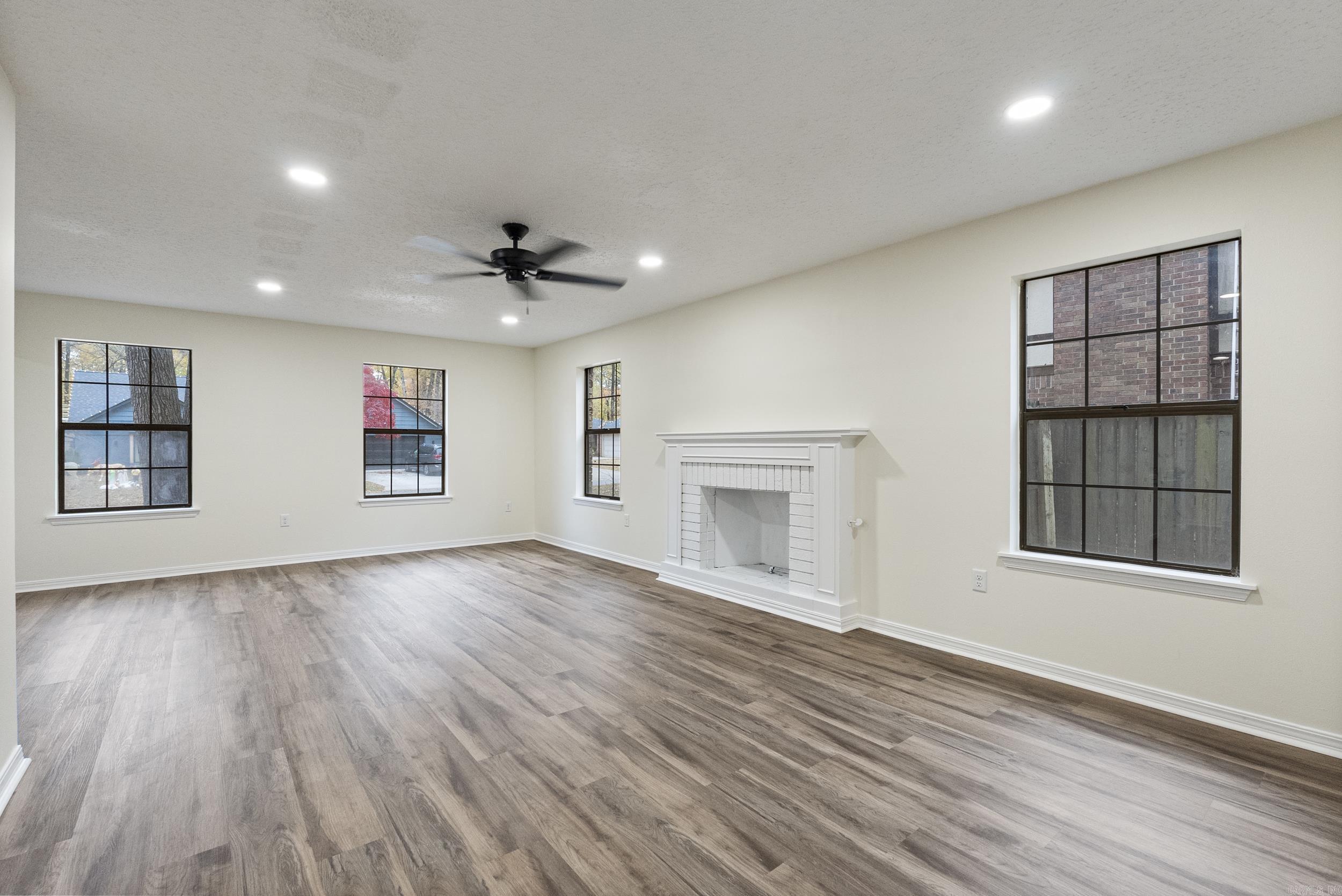 SMOKING OAKS ADD - Residential