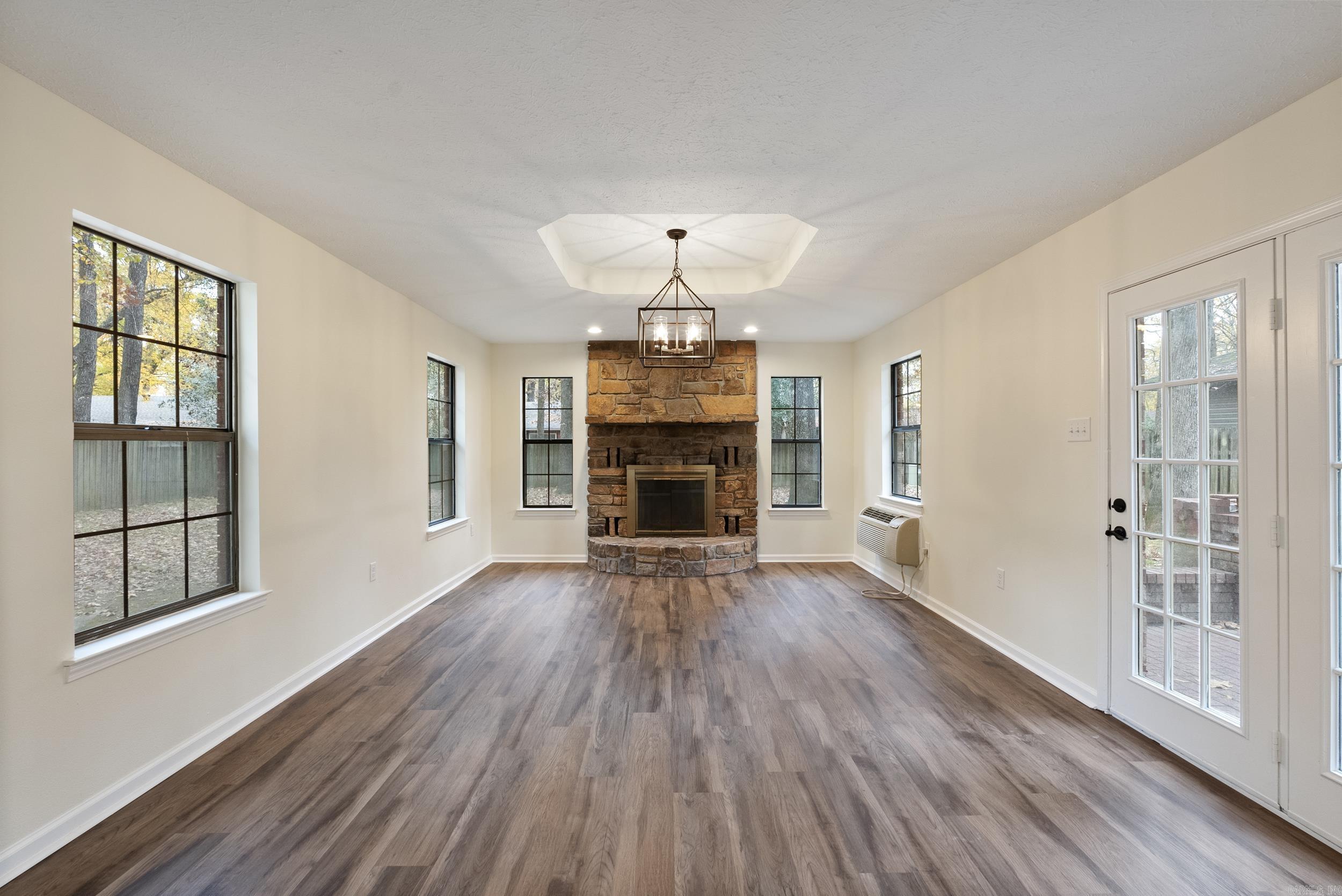 SMOKING OAKS ADD - Residential
