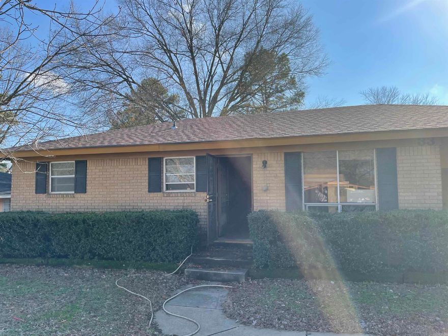 INVESTMENT Property or Starter home for a small family that doesn't mind doing some work. Property needs some TLC.  Roof under 5 years new. Seller is MOTIVATED, selling AS - IS, WHERE IS.