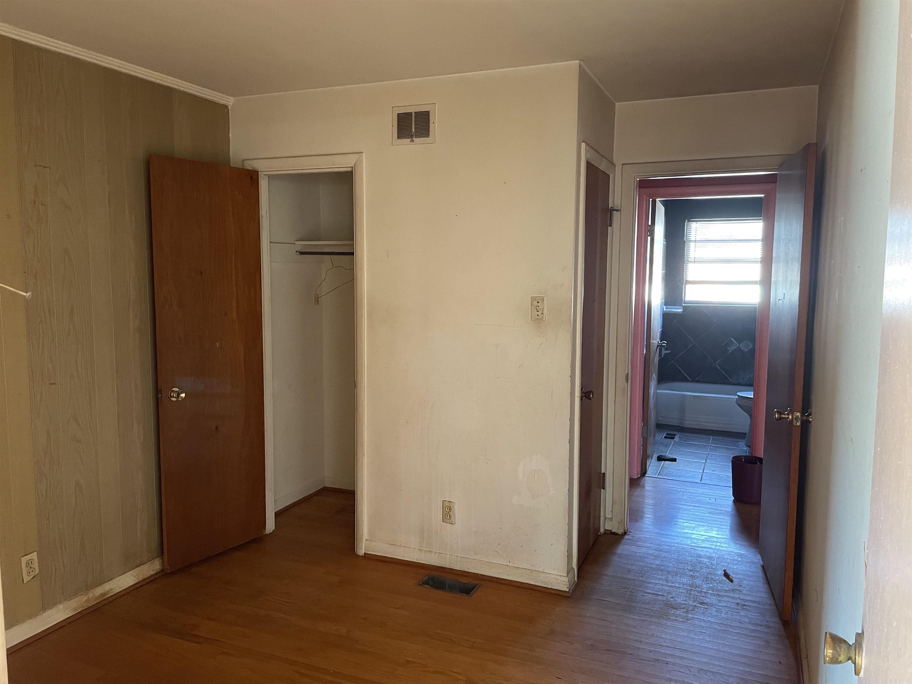 WAKEFIELD VILLAGE - Residential