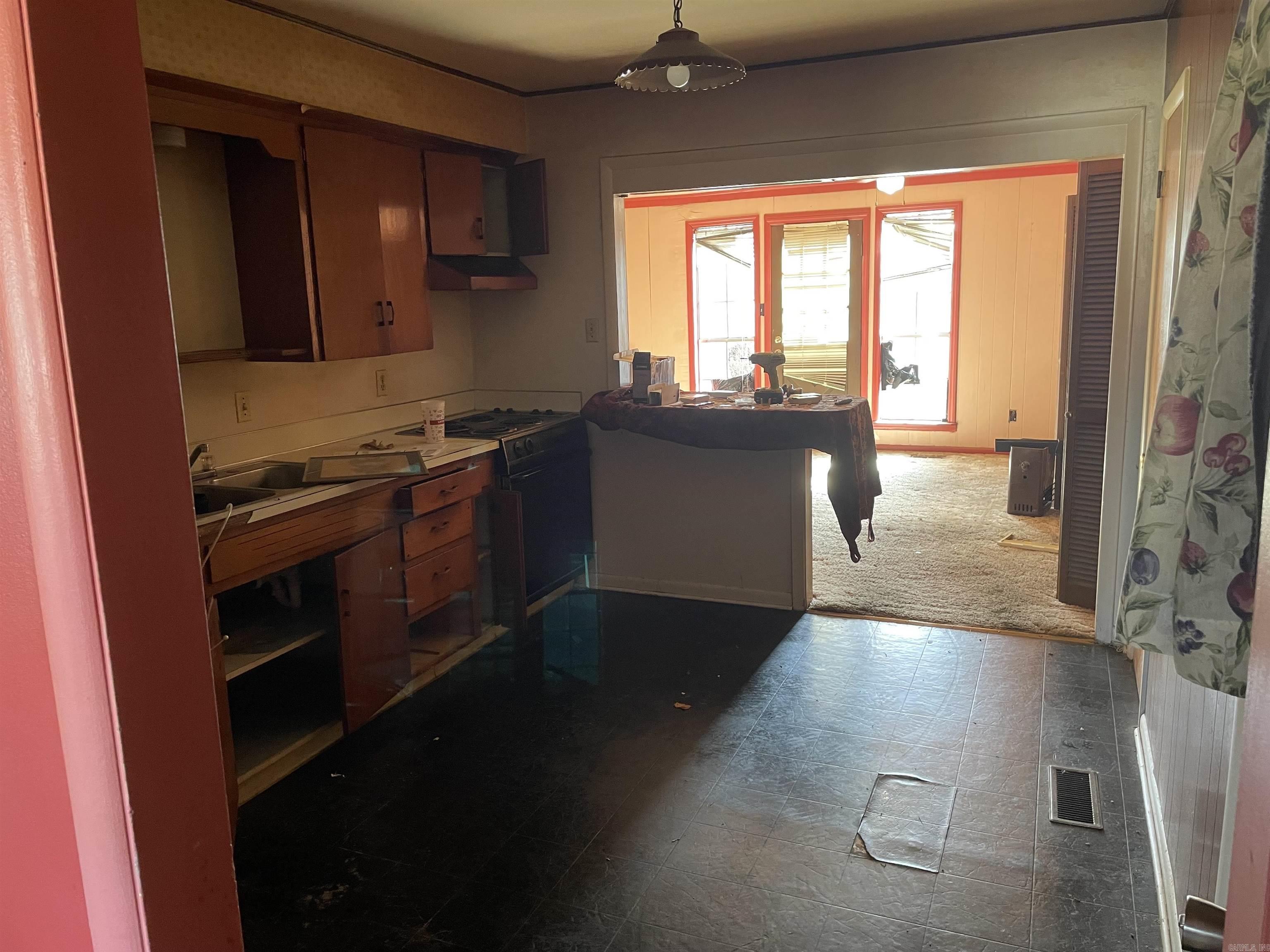 WAKEFIELD VILLAGE - Residential