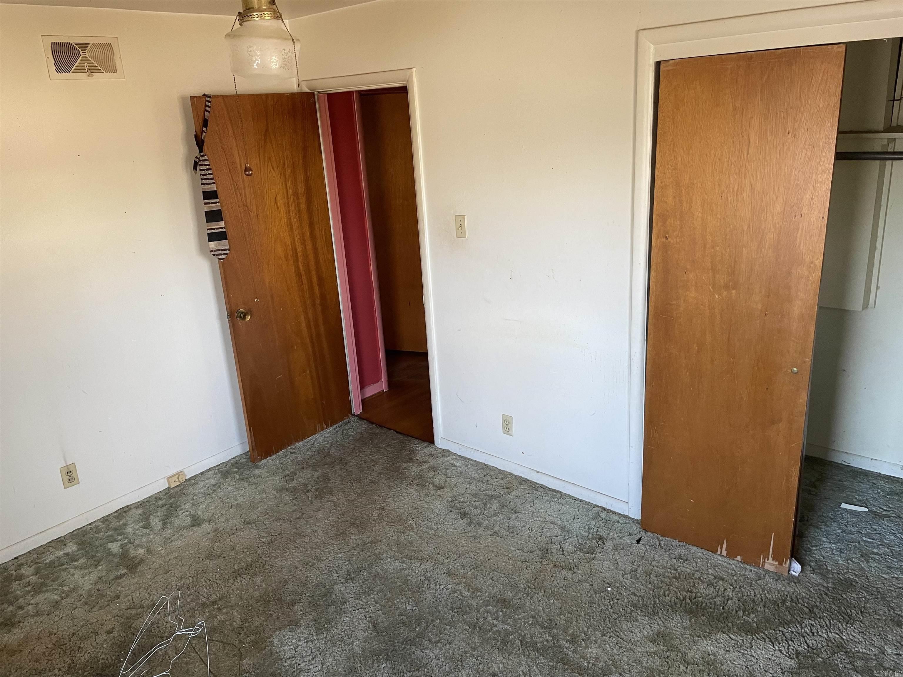 WAKEFIELD VILLAGE - Residential