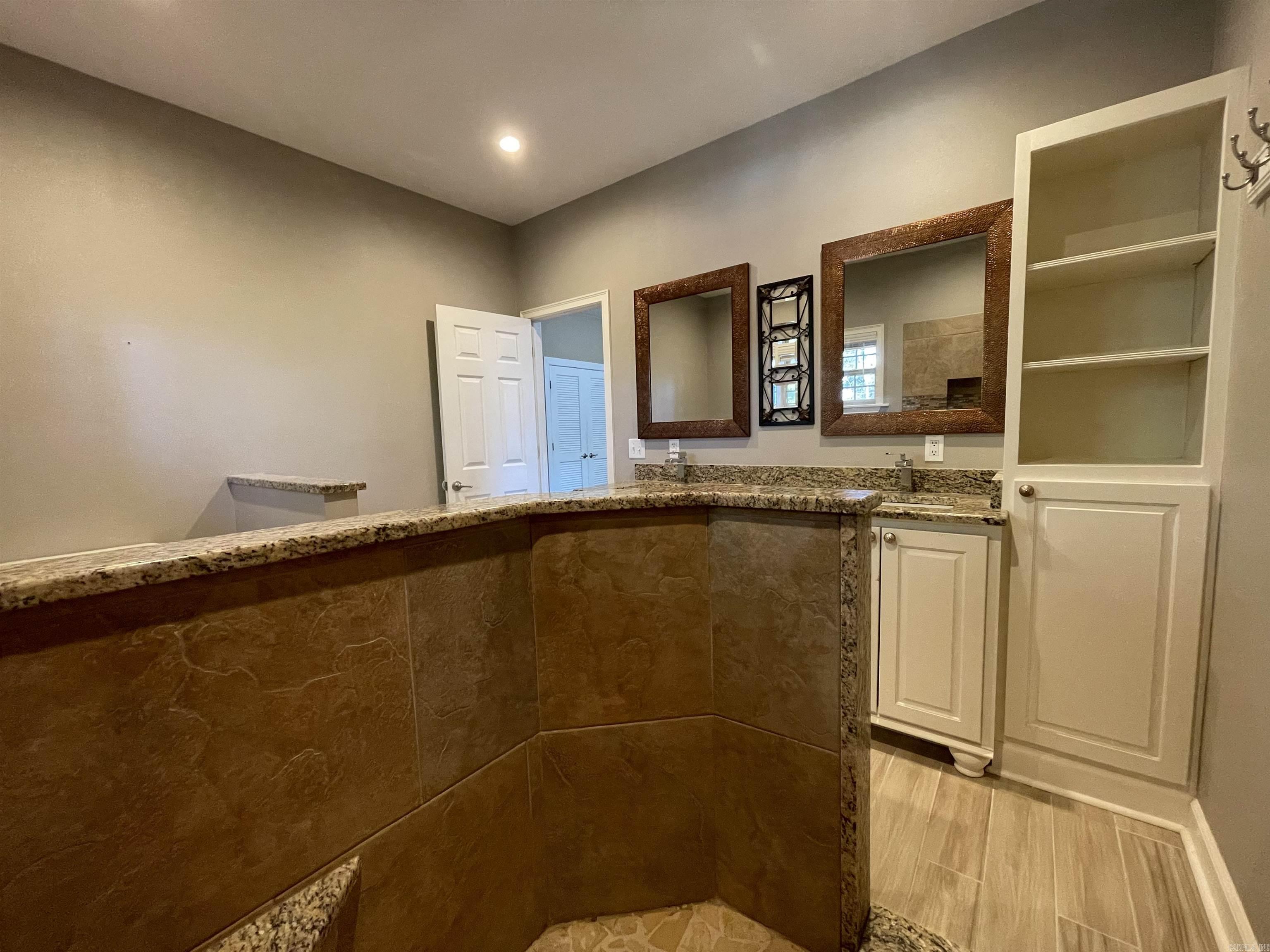 SKYWAY - Residential