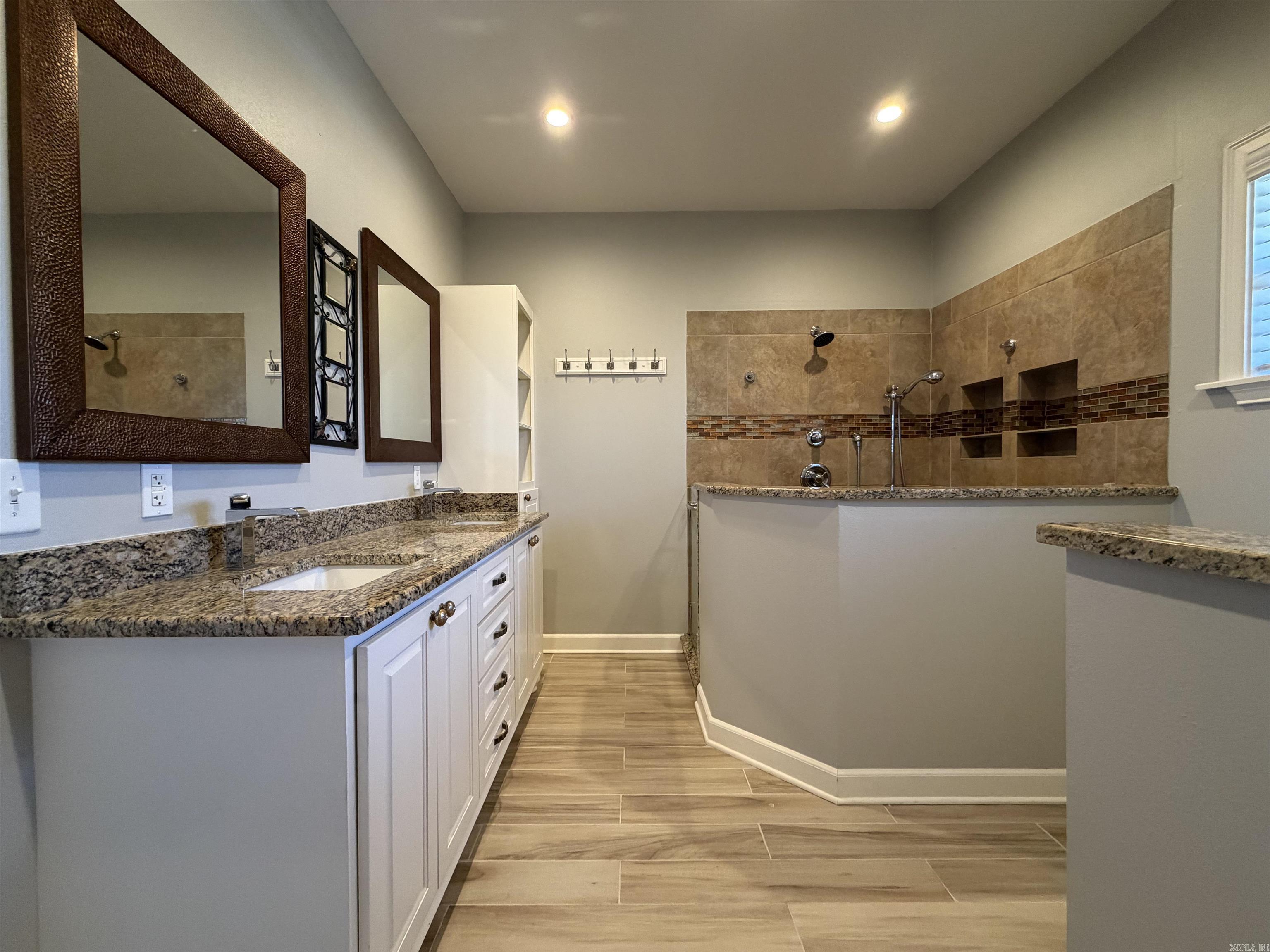 SKYWAY - Residential