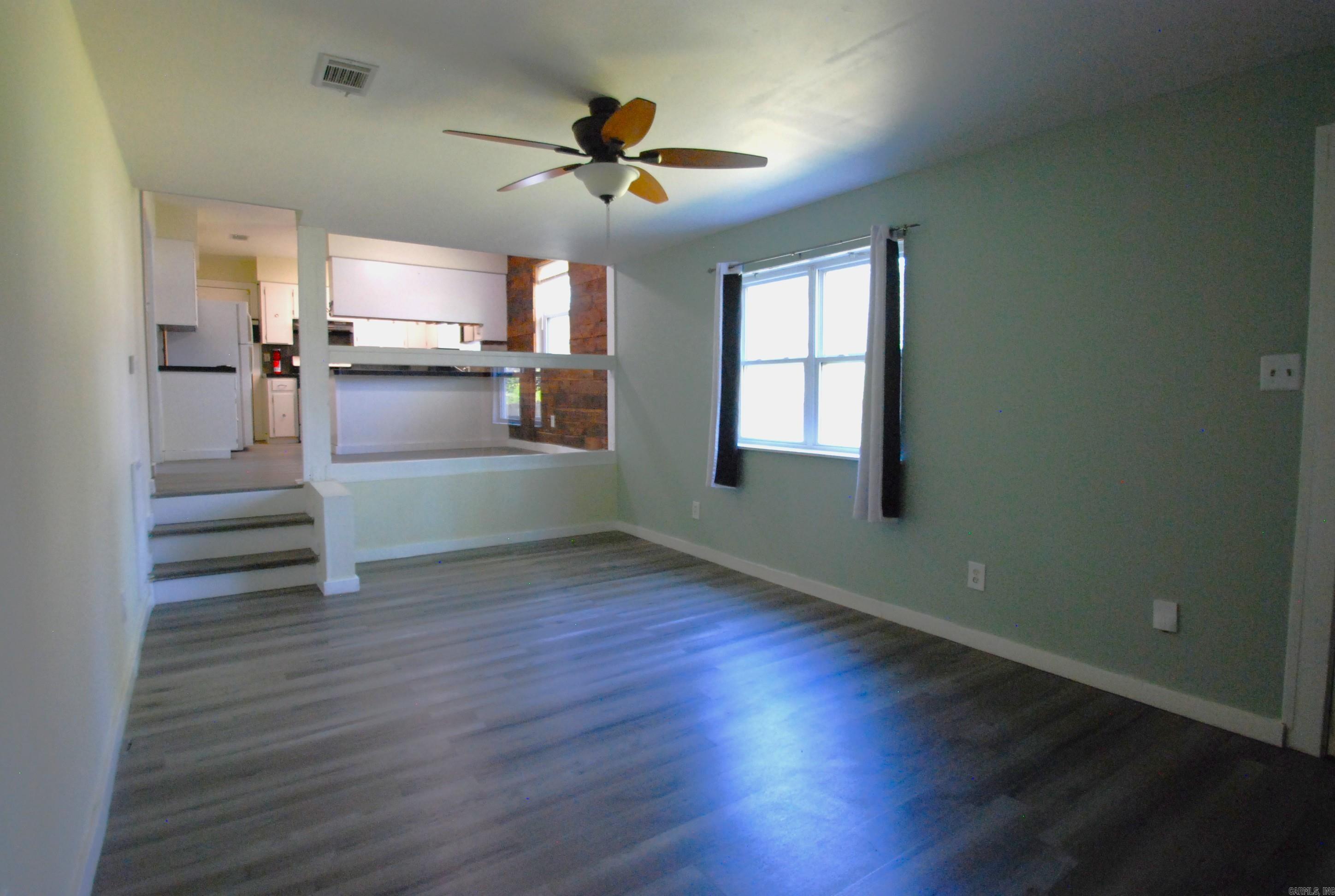 TWIN LAKES - Residential