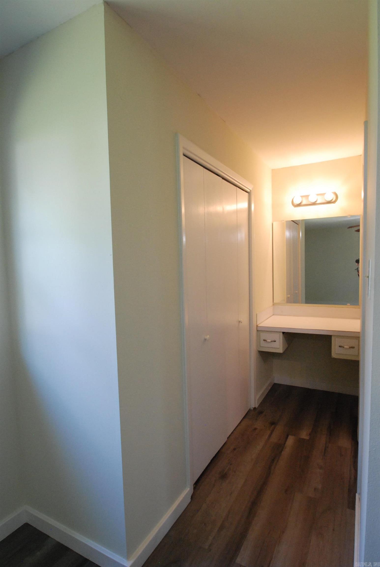 TWIN LAKES - Residential