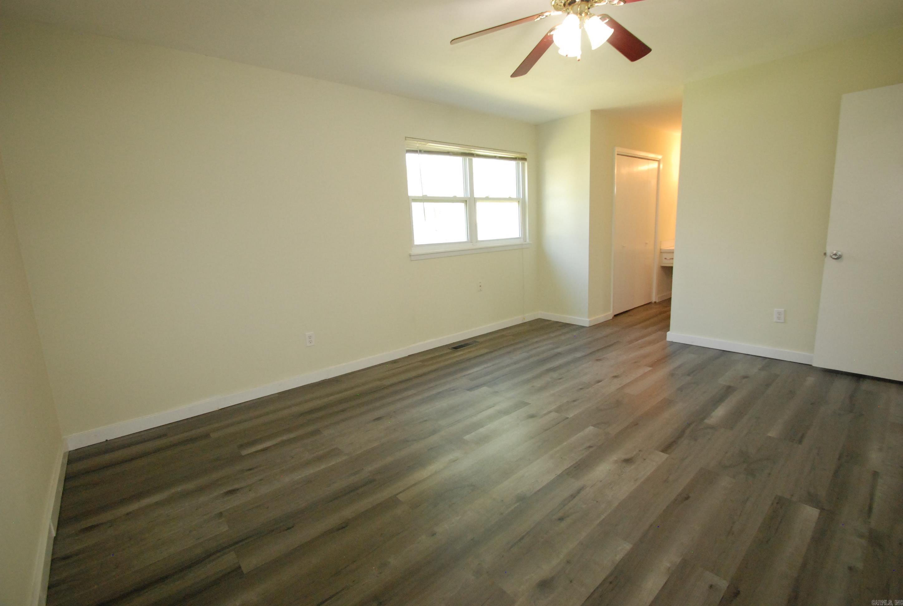 TWIN LAKES - Residential