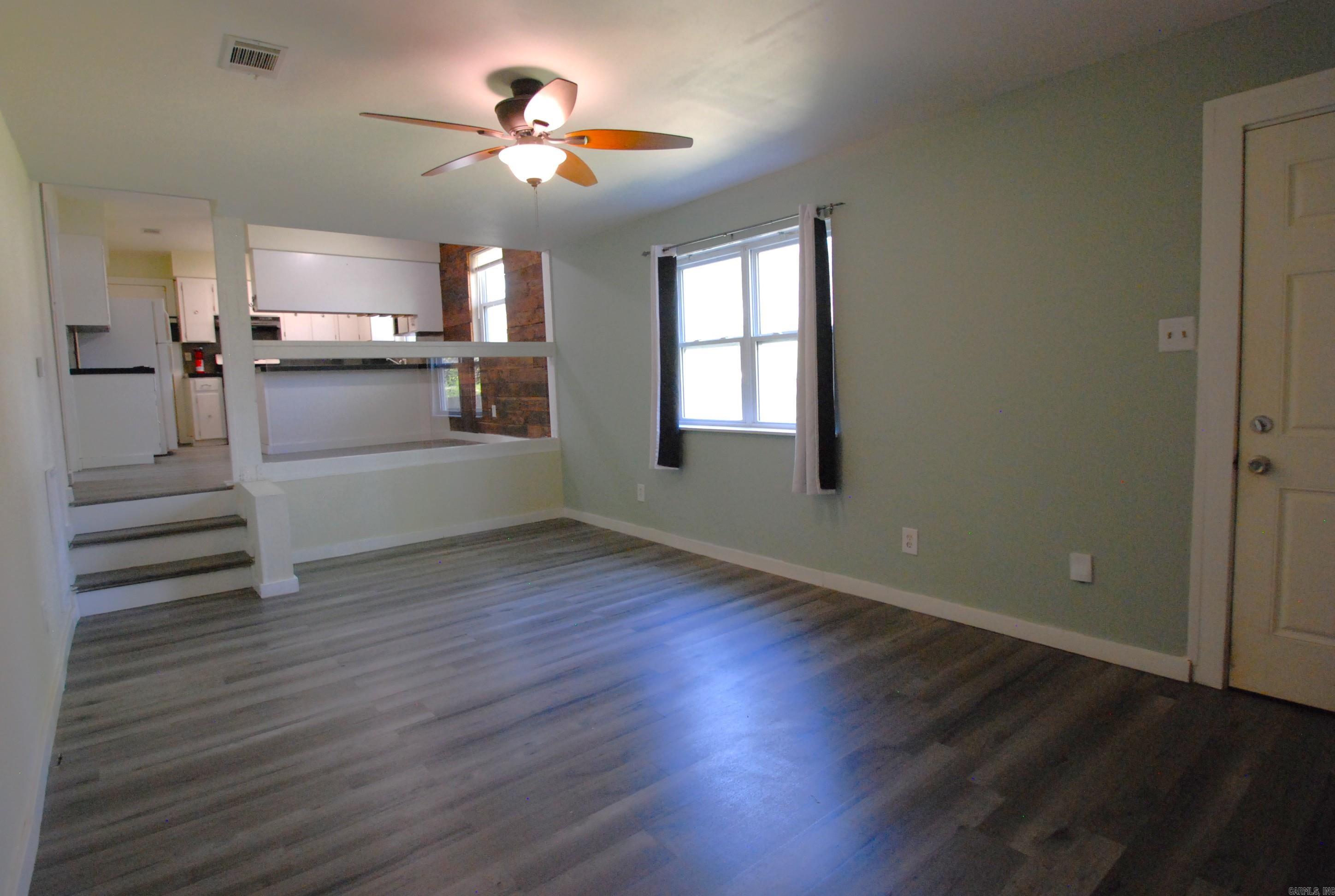 TWIN LAKES - Residential