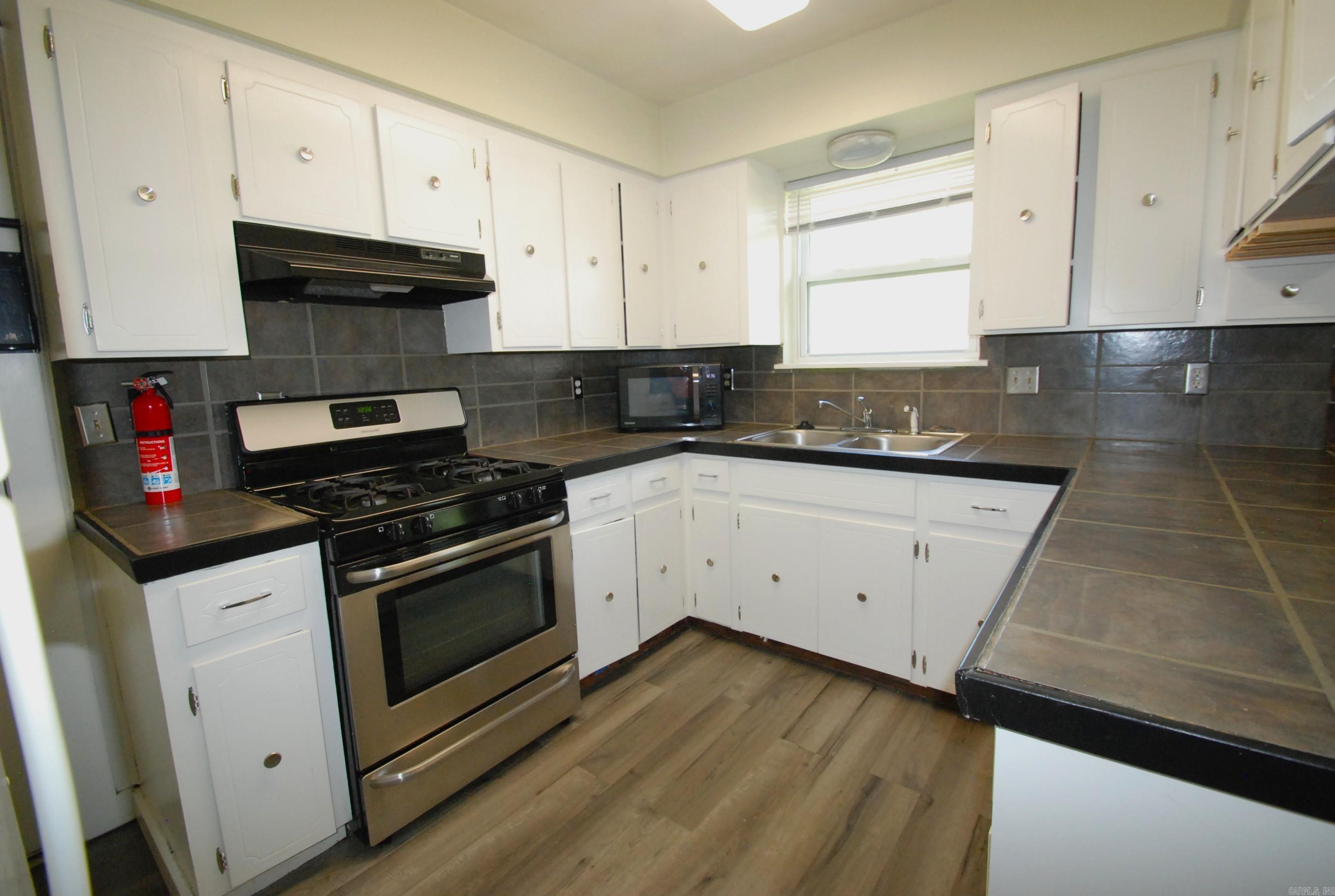 TWIN LAKES - Residential