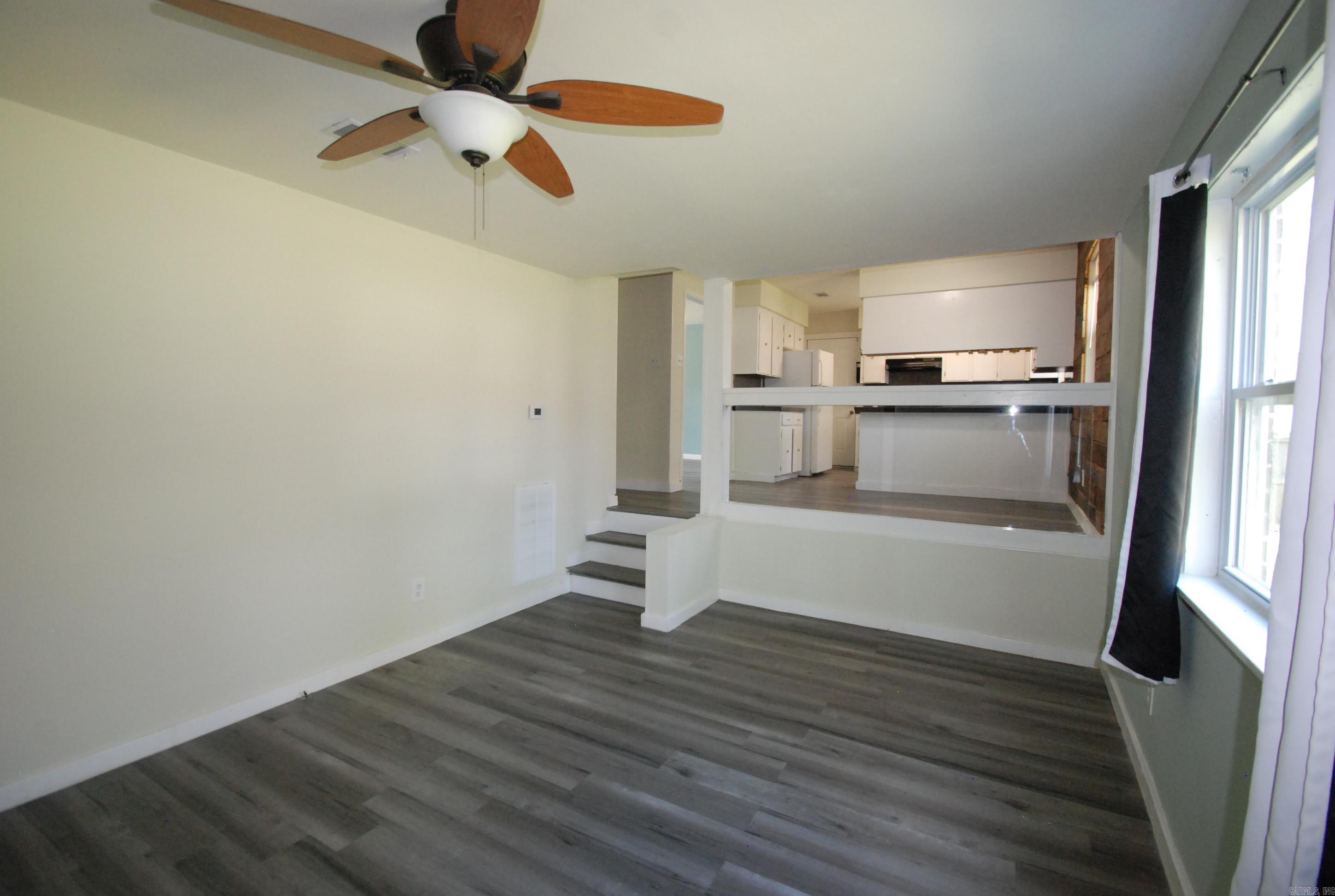 TWIN LAKES - Residential