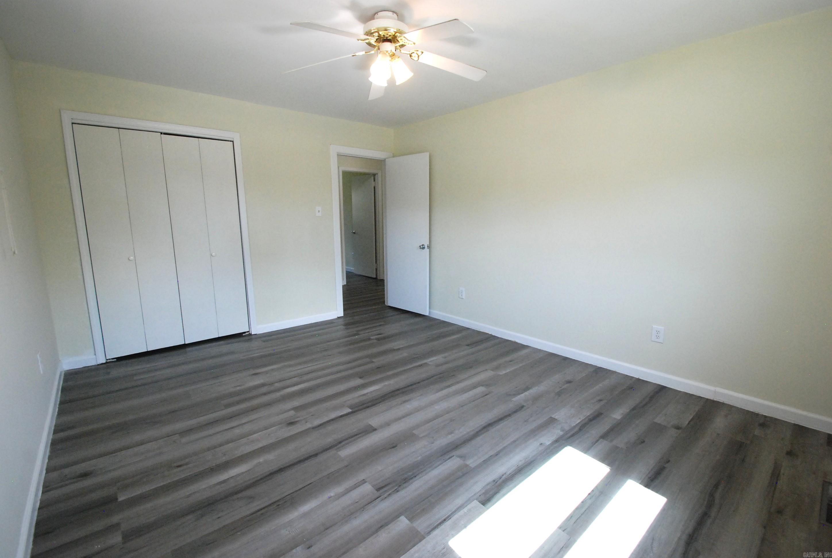 TWIN LAKES - Residential