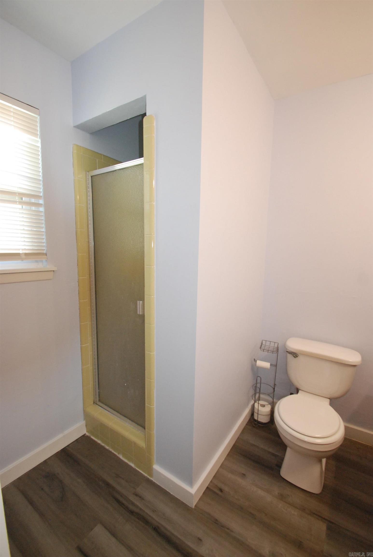 TWIN LAKES - Residential