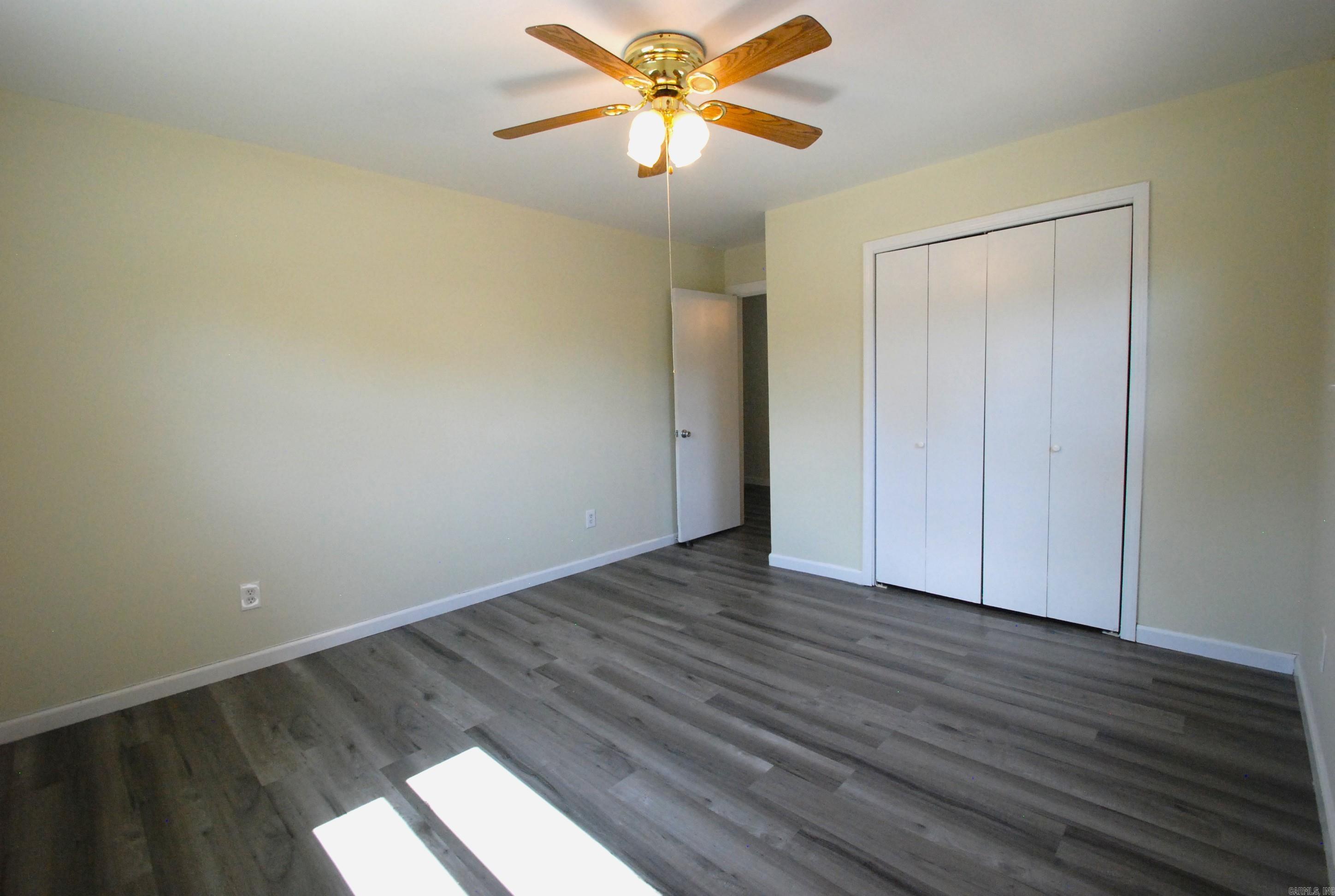 TWIN LAKES - Residential