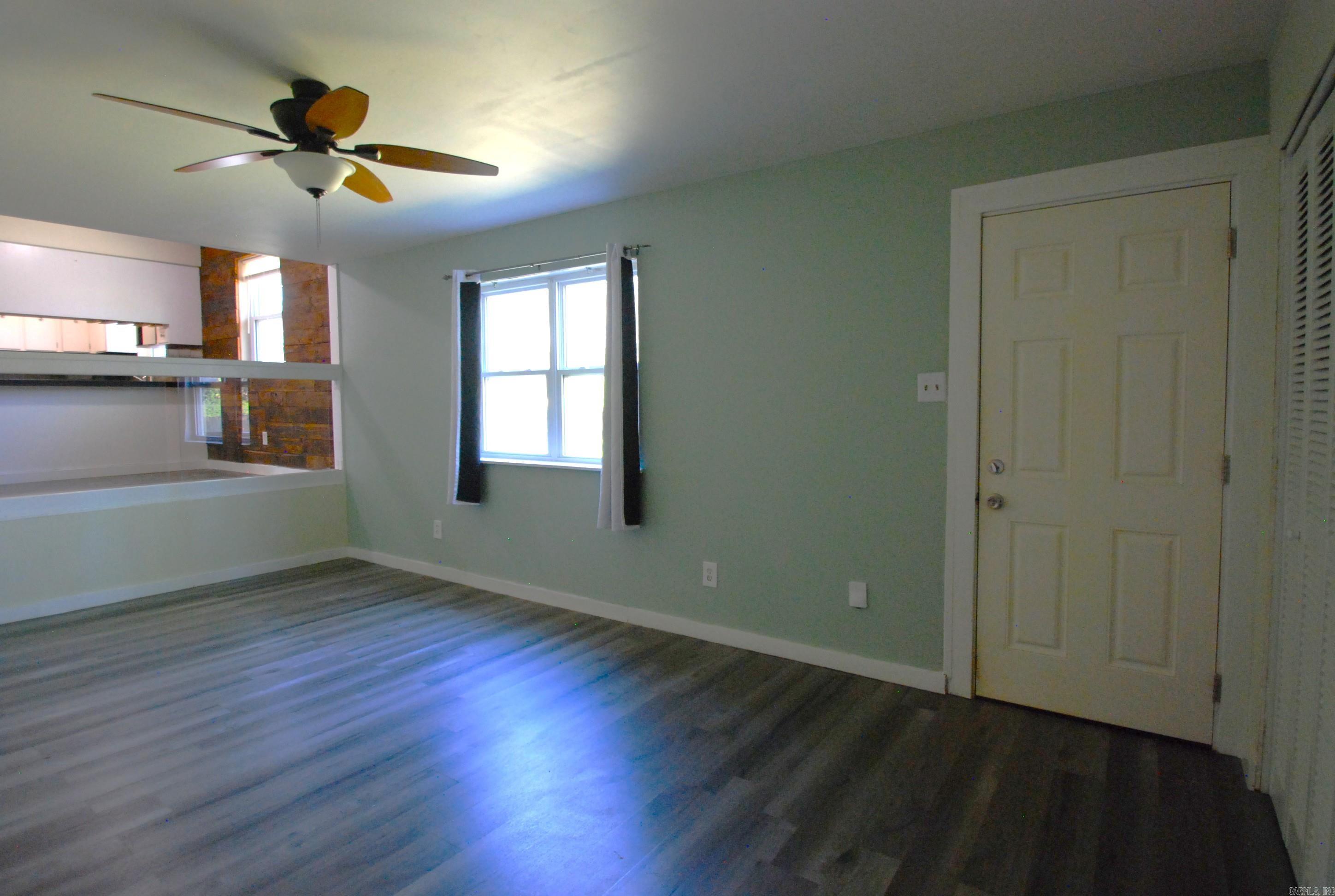 TWIN LAKES - Residential