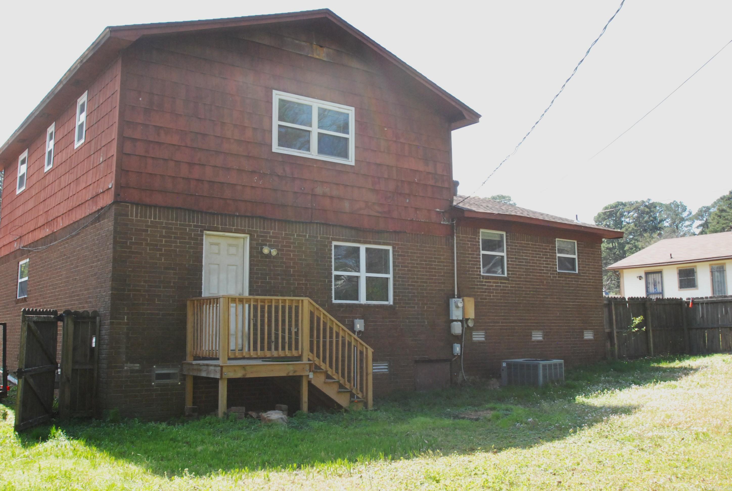 TWIN LAKES - Residential