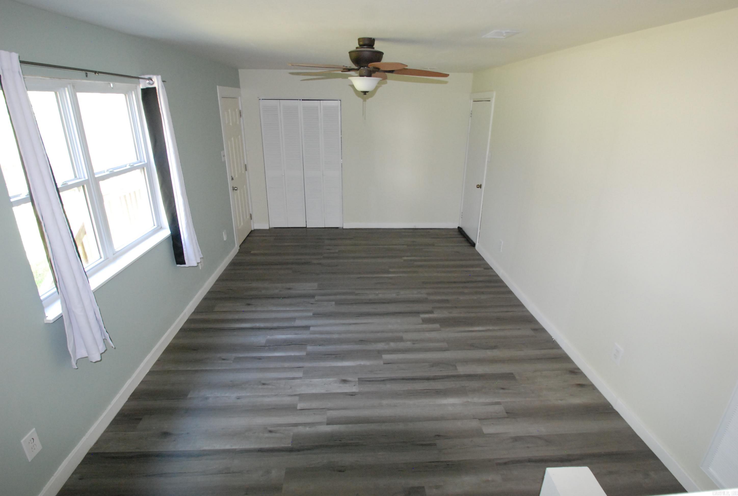 TWIN LAKES - Residential