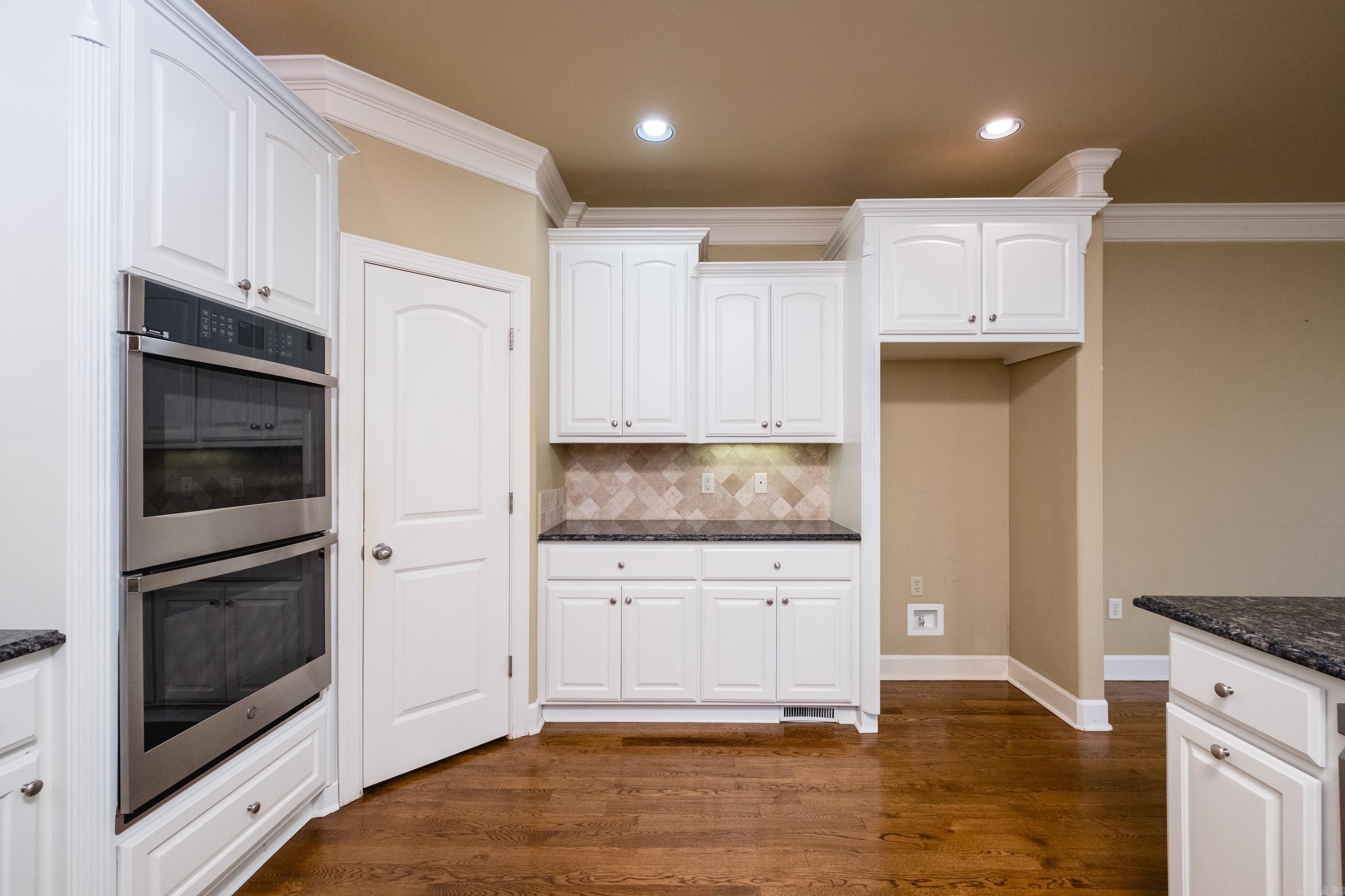 WOODLANDS EDGE - Residential