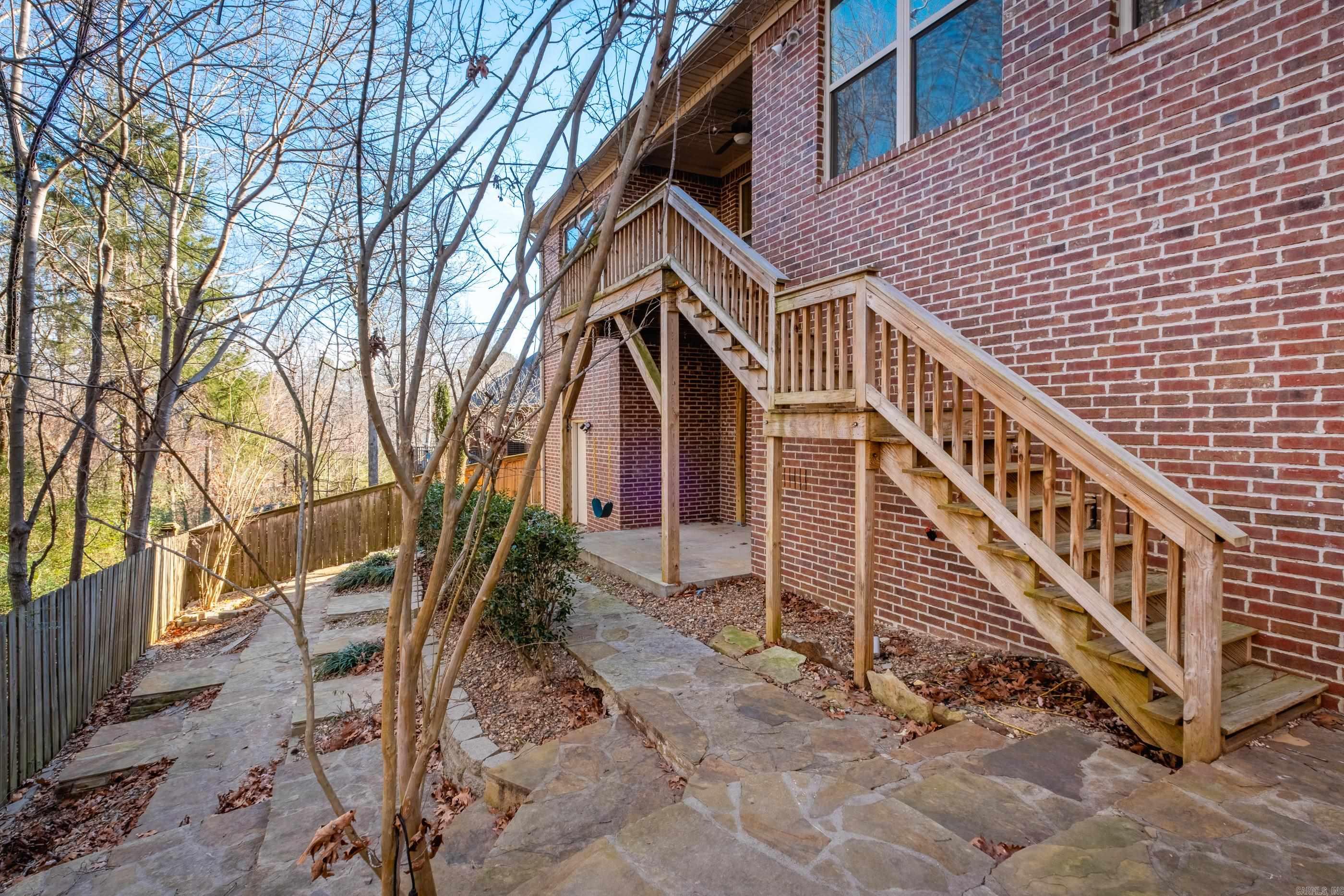 WOODLANDS EDGE - Residential