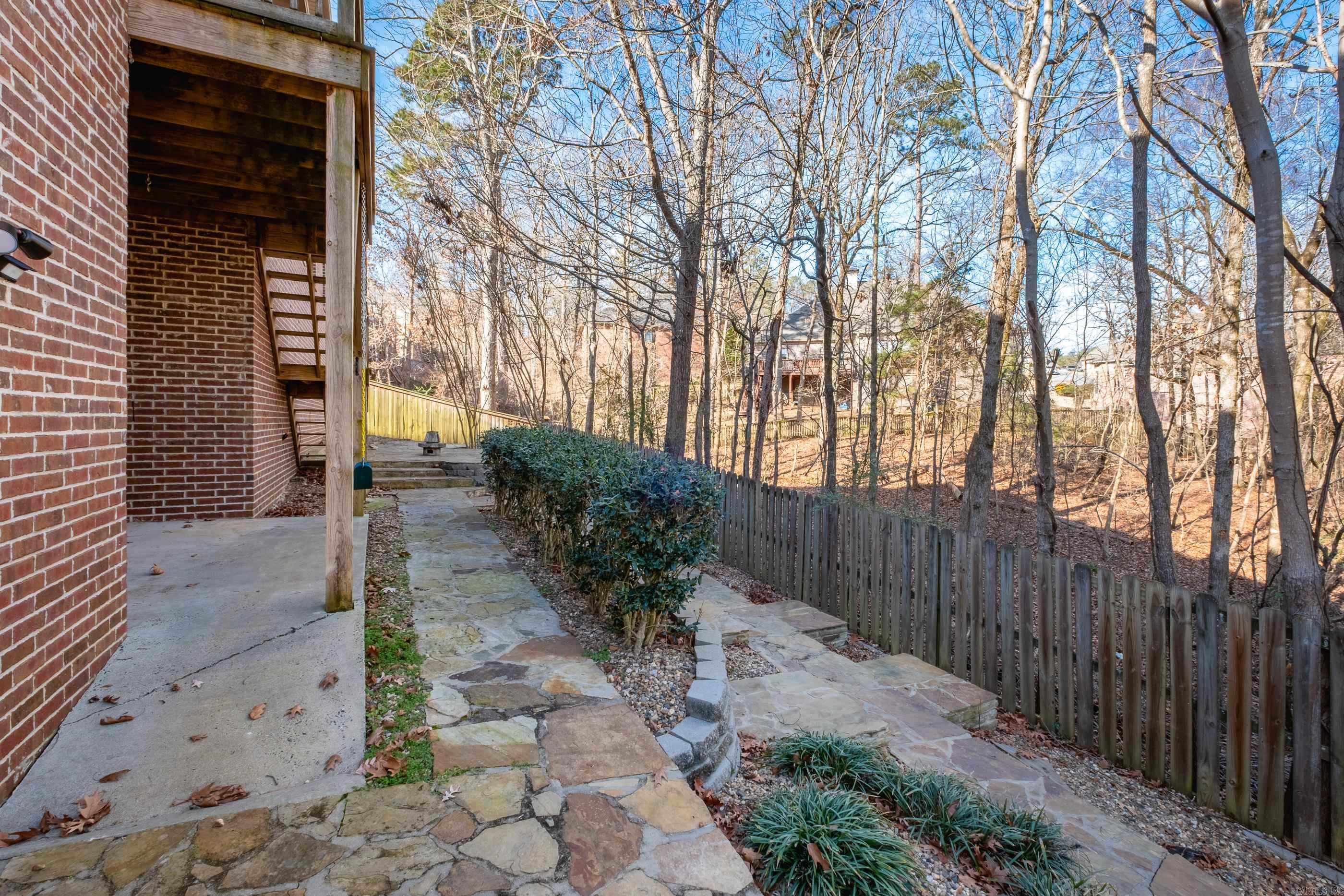 WOODLANDS EDGE - Residential