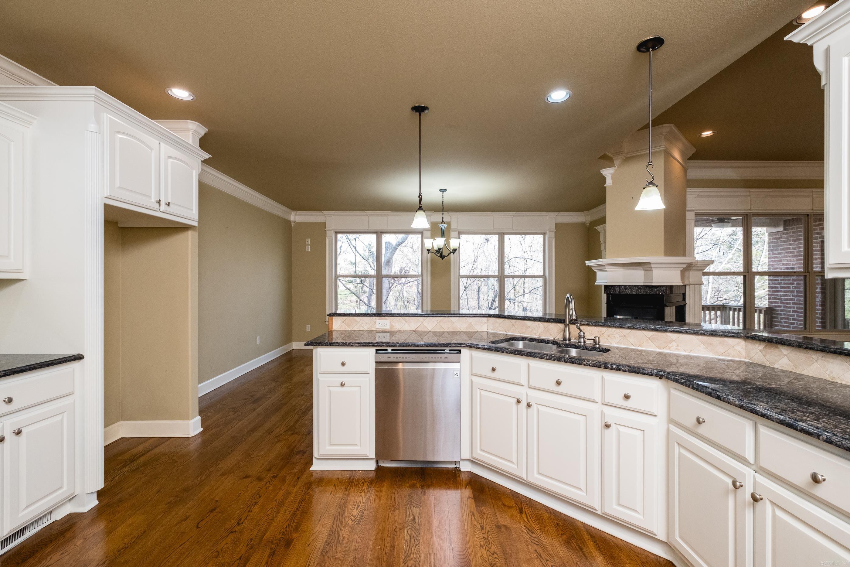 WOODLANDS EDGE - Residential