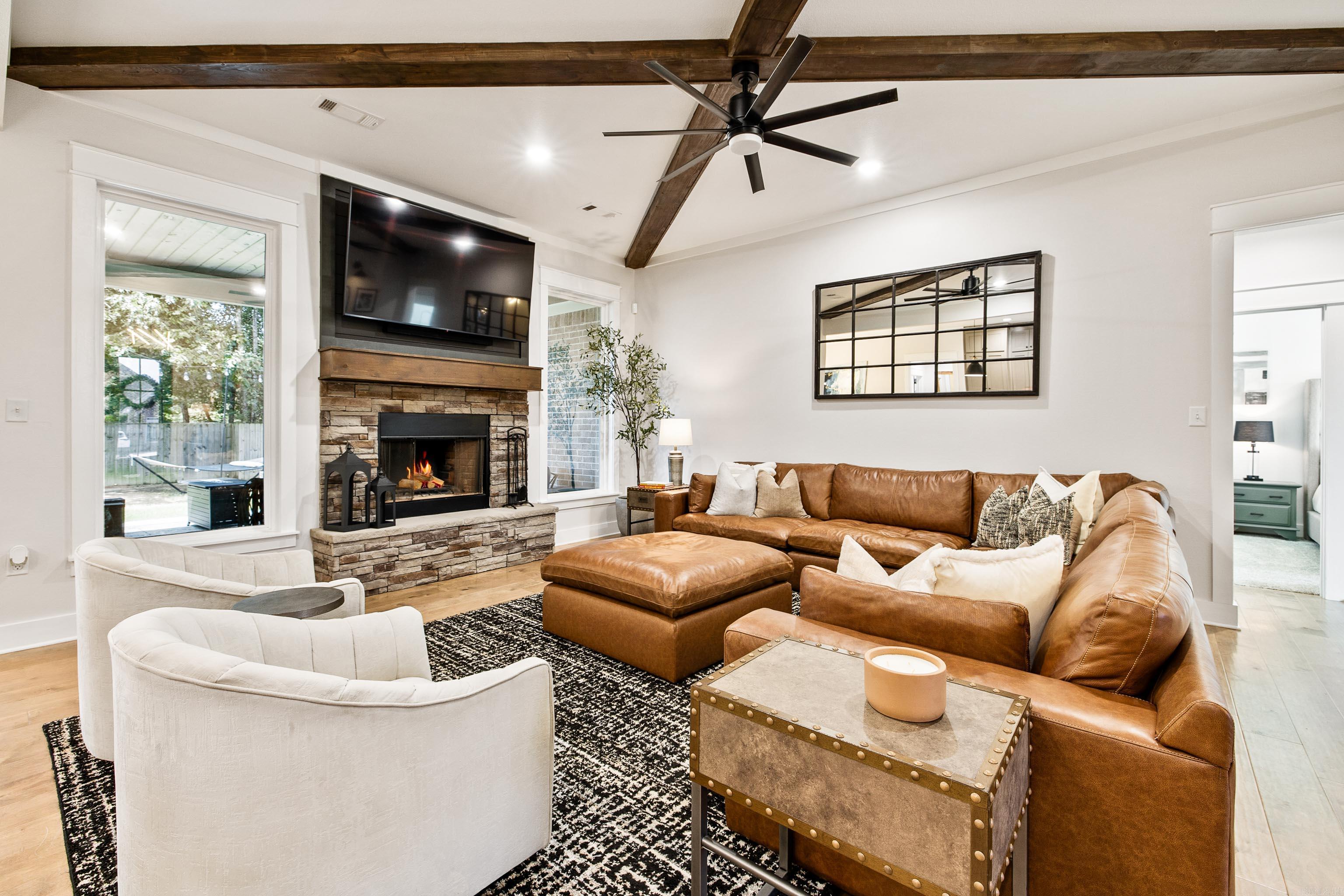 THE WOODS OF HURRICANE LAKE ESTA - Residential
