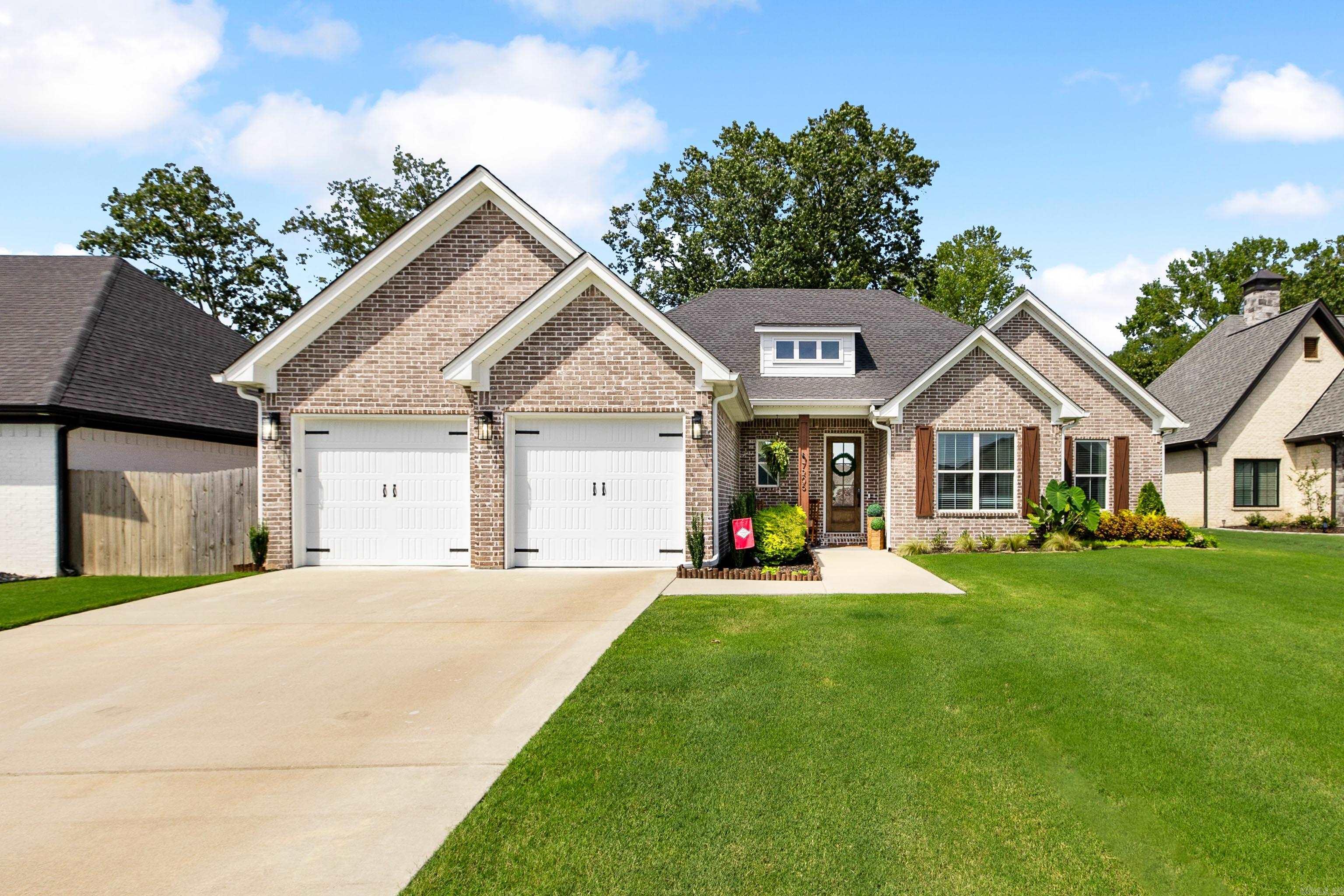 THE WOODS OF HURRICANE LAKE ESTA - Residential