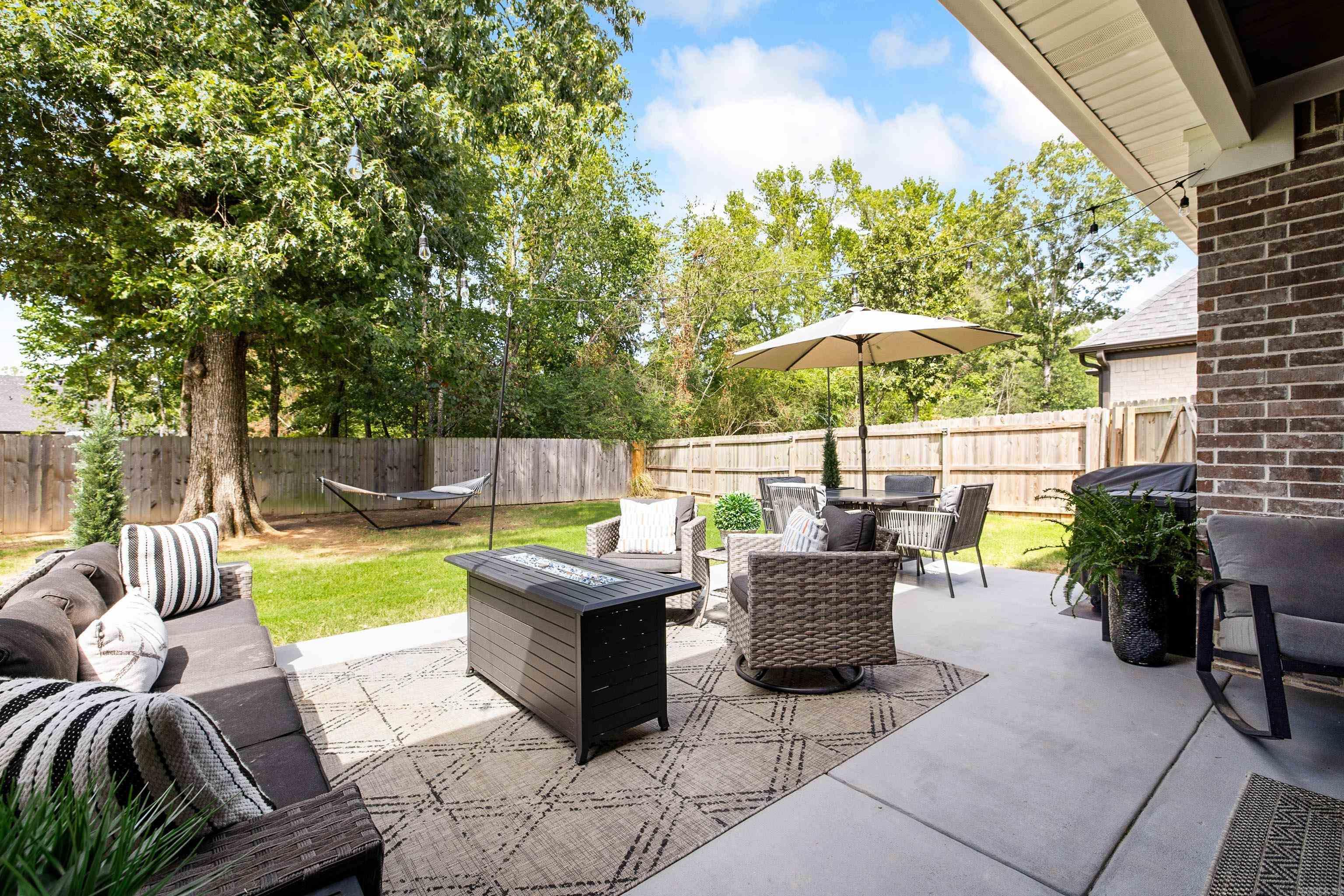 THE WOODS OF HURRICANE LAKE ESTA - Residential