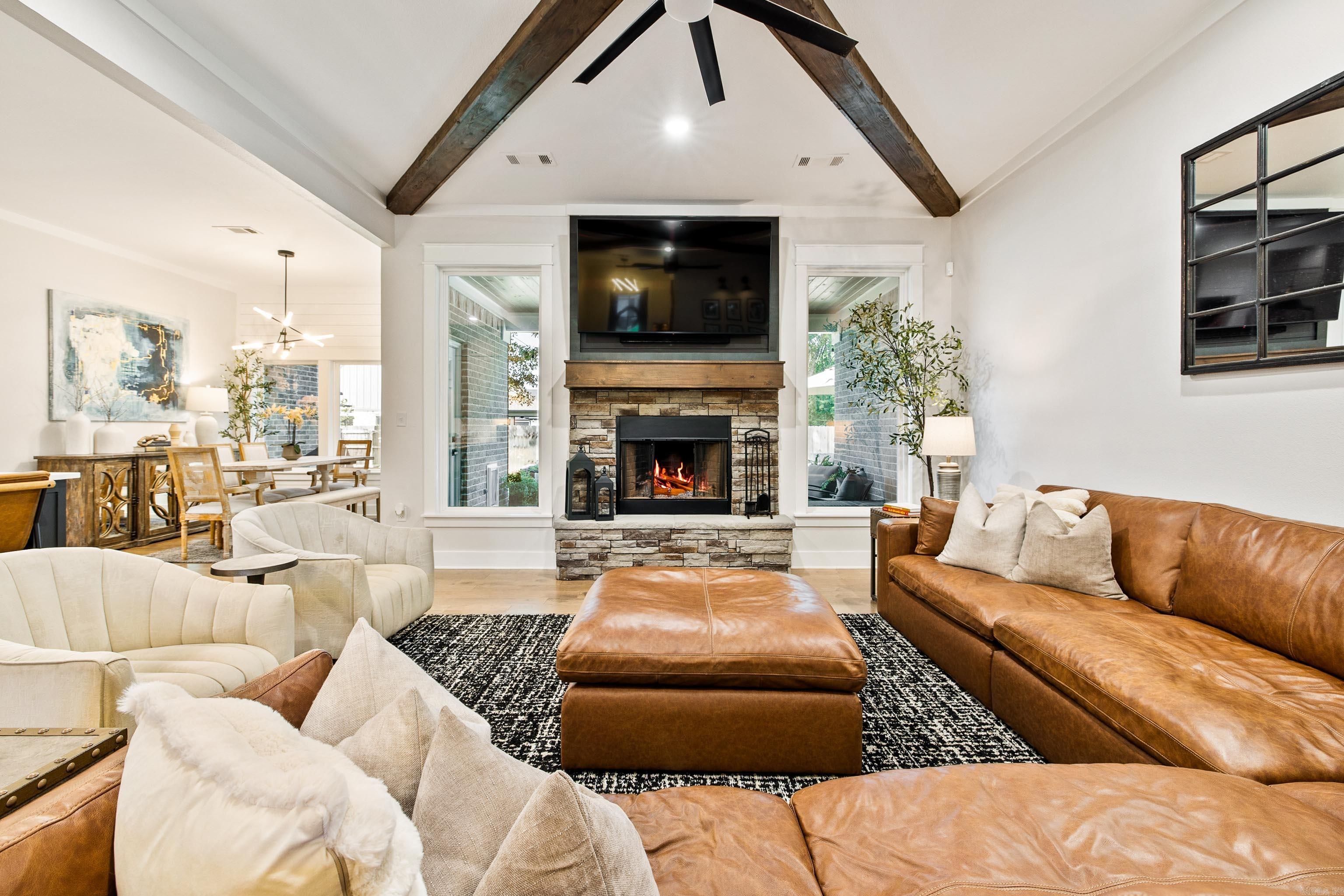 THE WOODS OF HURRICANE LAKE ESTA - Residential