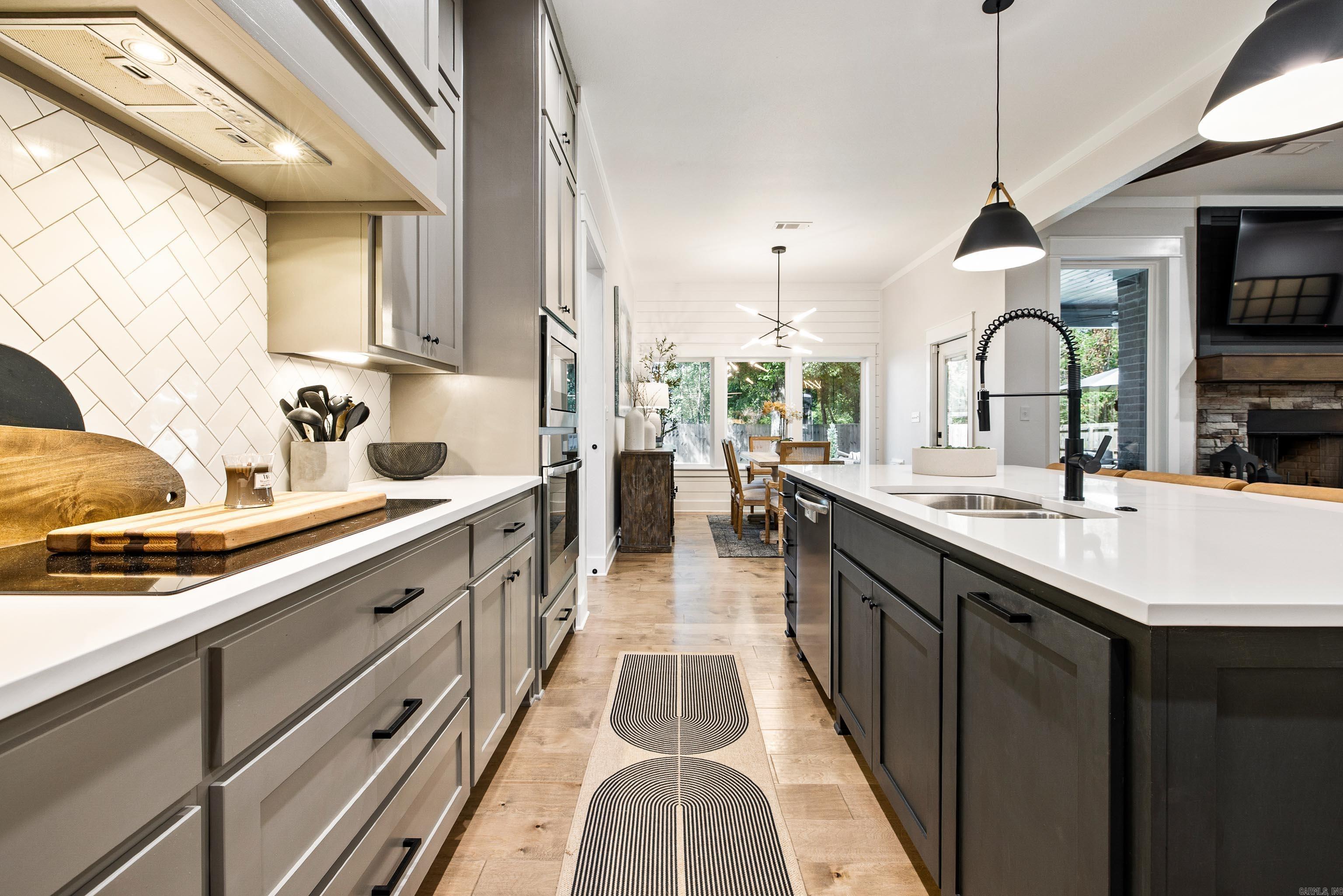 THE WOODS OF HURRICANE LAKE ESTA - Residential