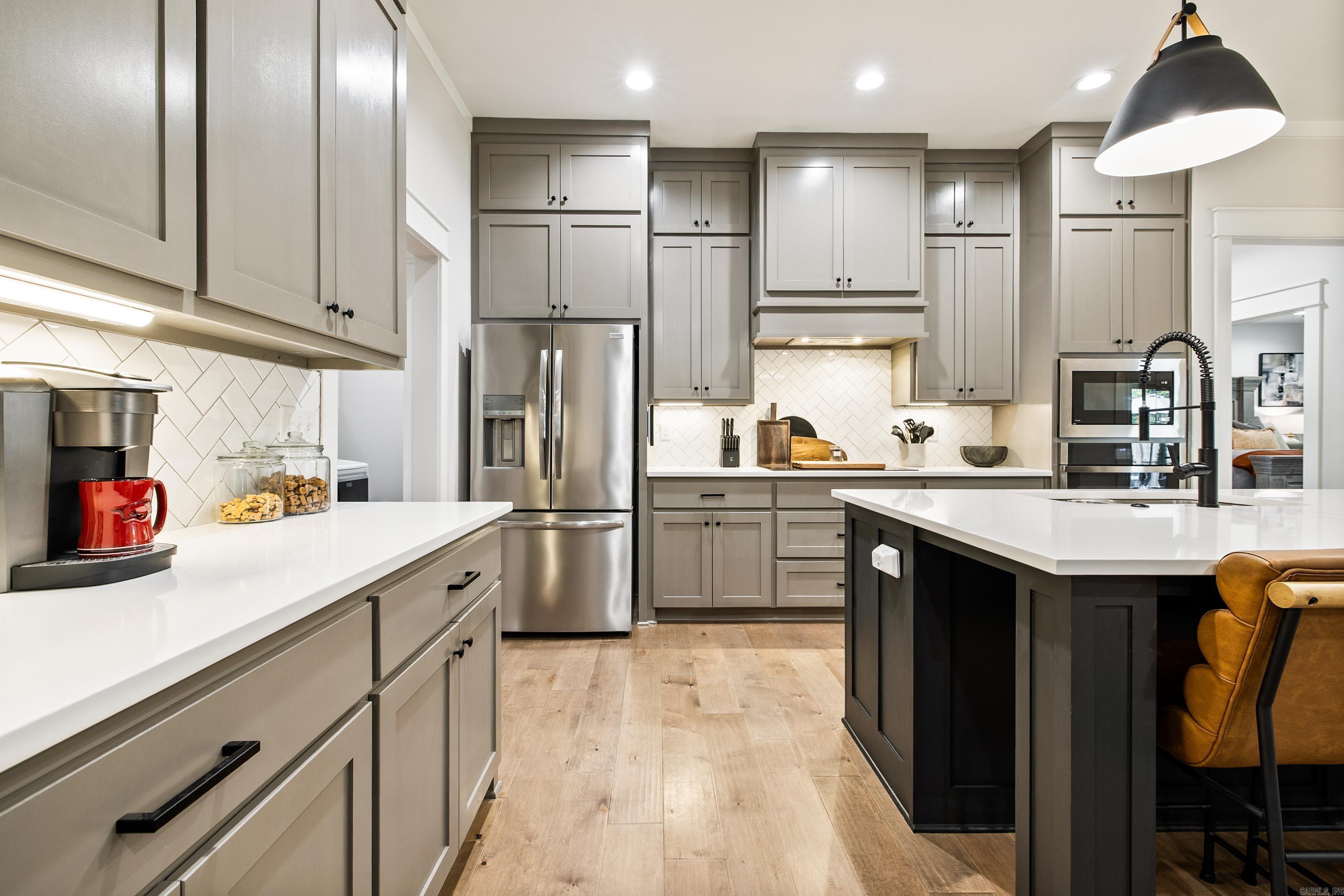 THE WOODS OF HURRICANE LAKE ESTA - Residential