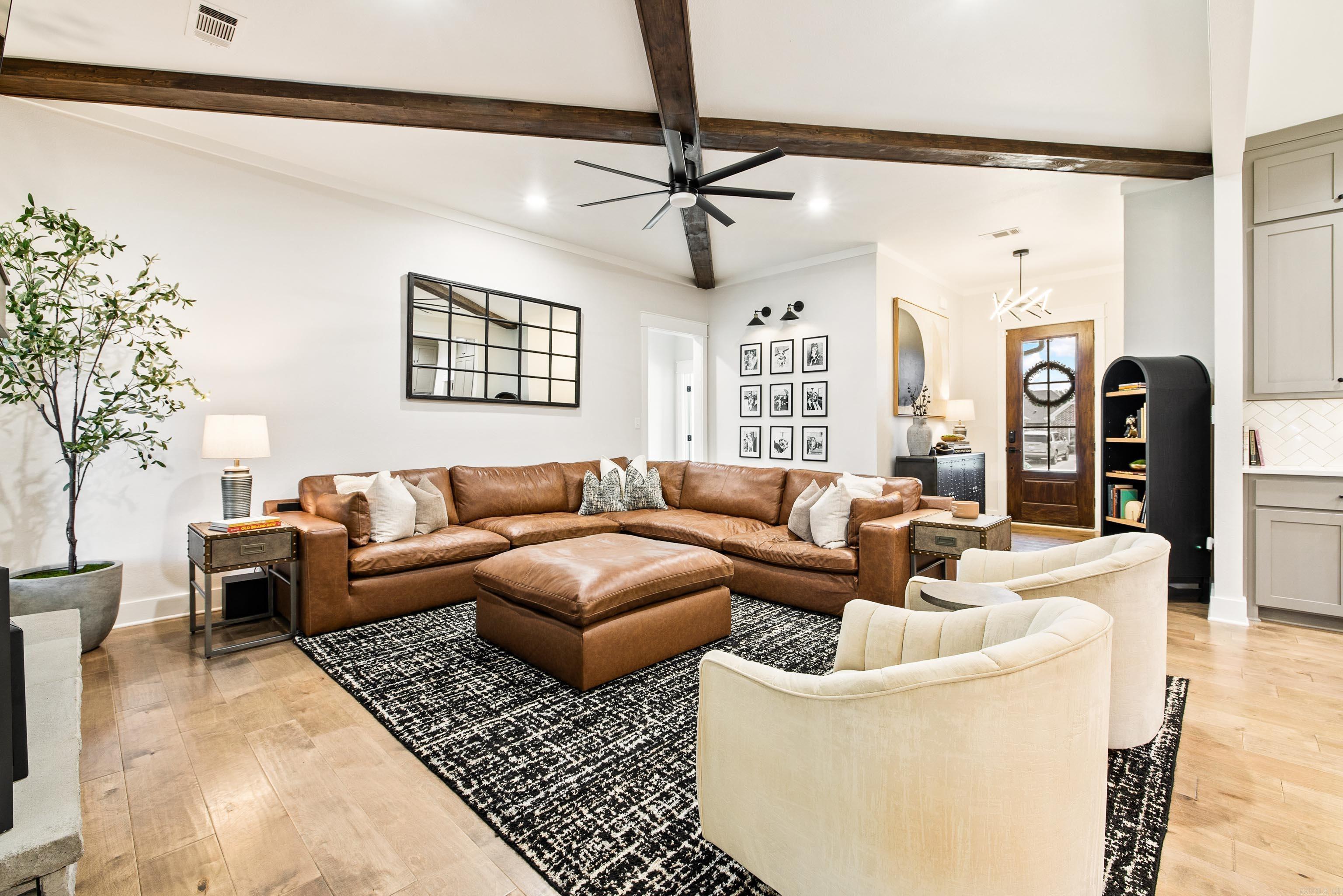 THE WOODS OF HURRICANE LAKE ESTA - Residential