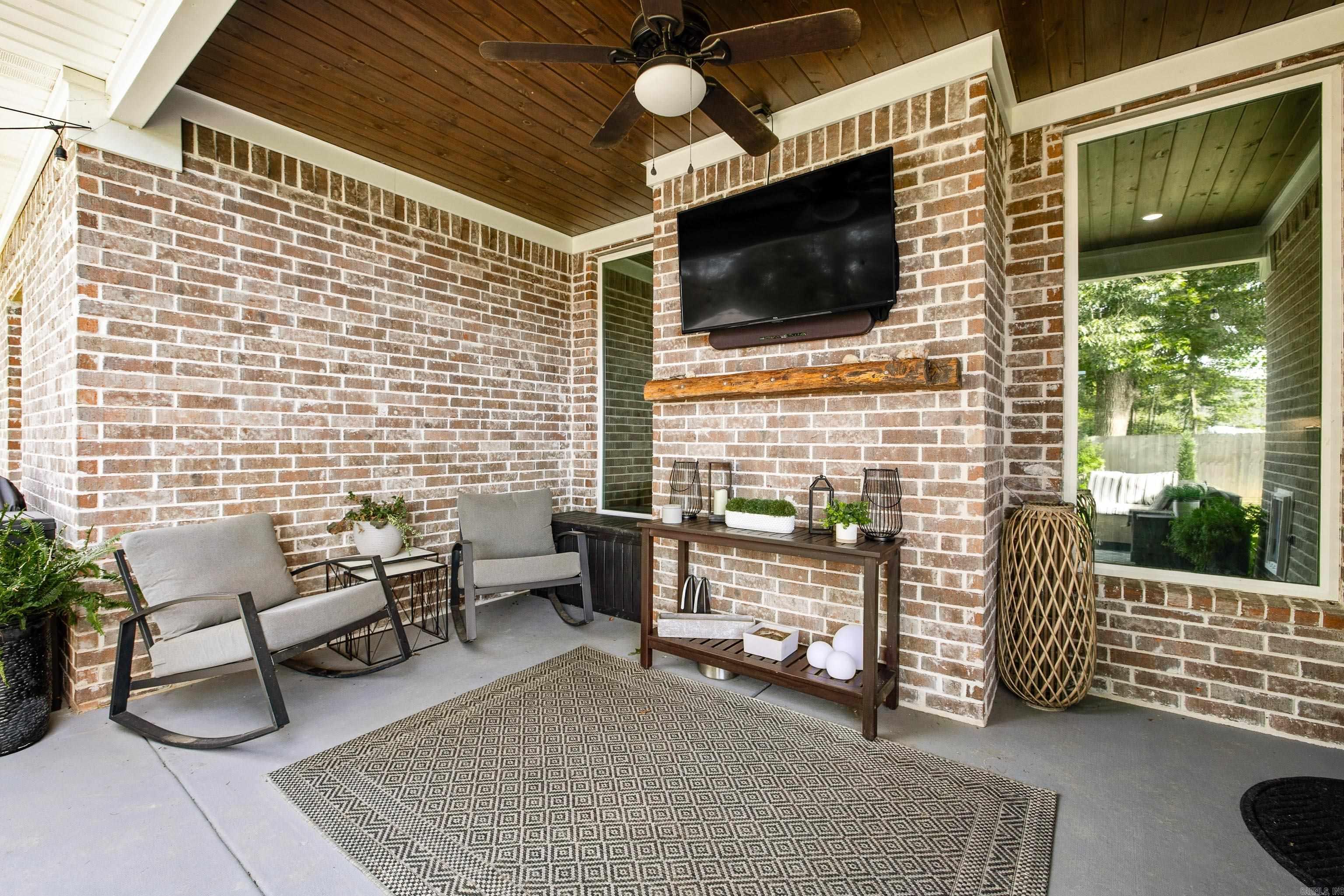 THE WOODS OF HURRICANE LAKE ESTA - Residential