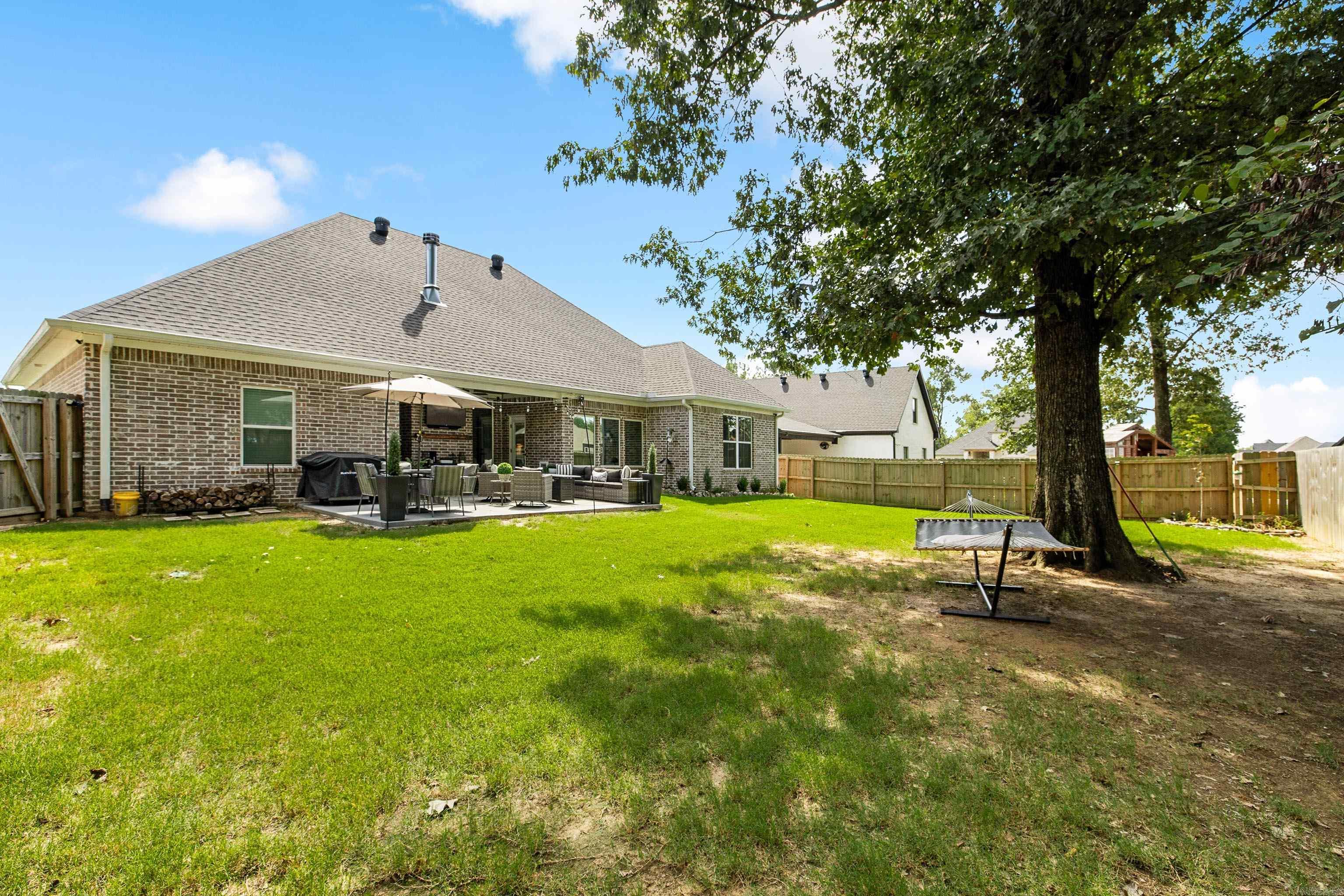 THE WOODS OF HURRICANE LAKE ESTA - Residential
