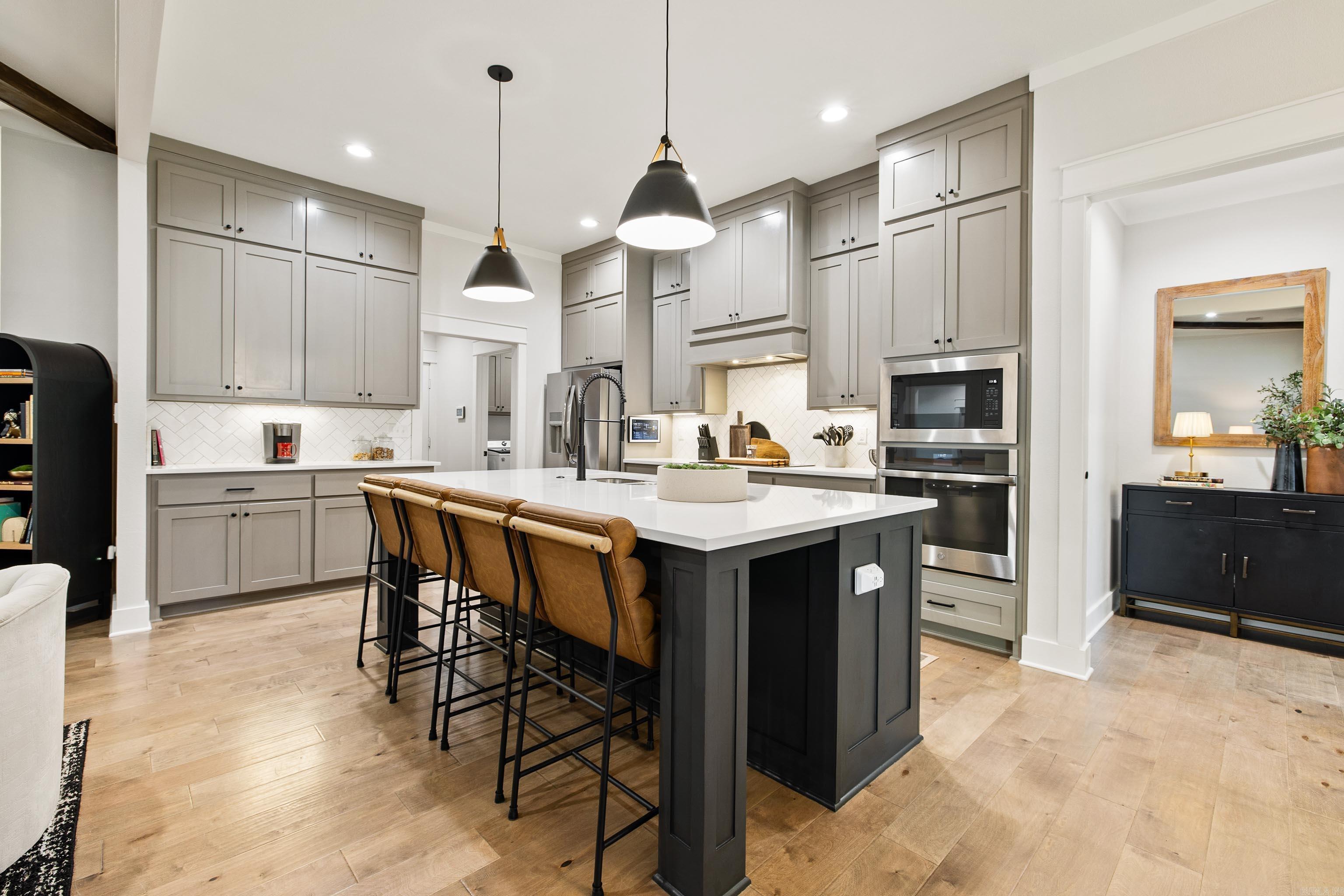 THE WOODS OF HURRICANE LAKE ESTA - Residential
