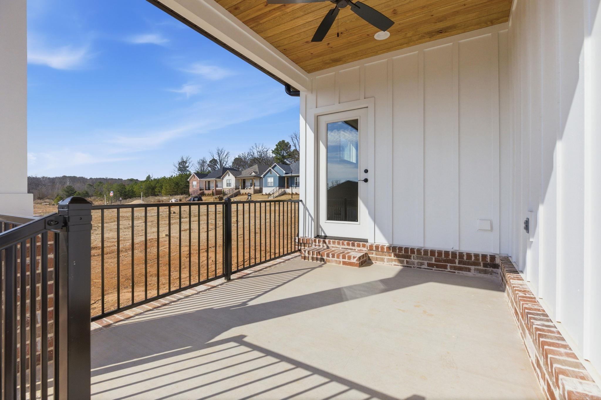 MIDTOWN BRYANT - Residential