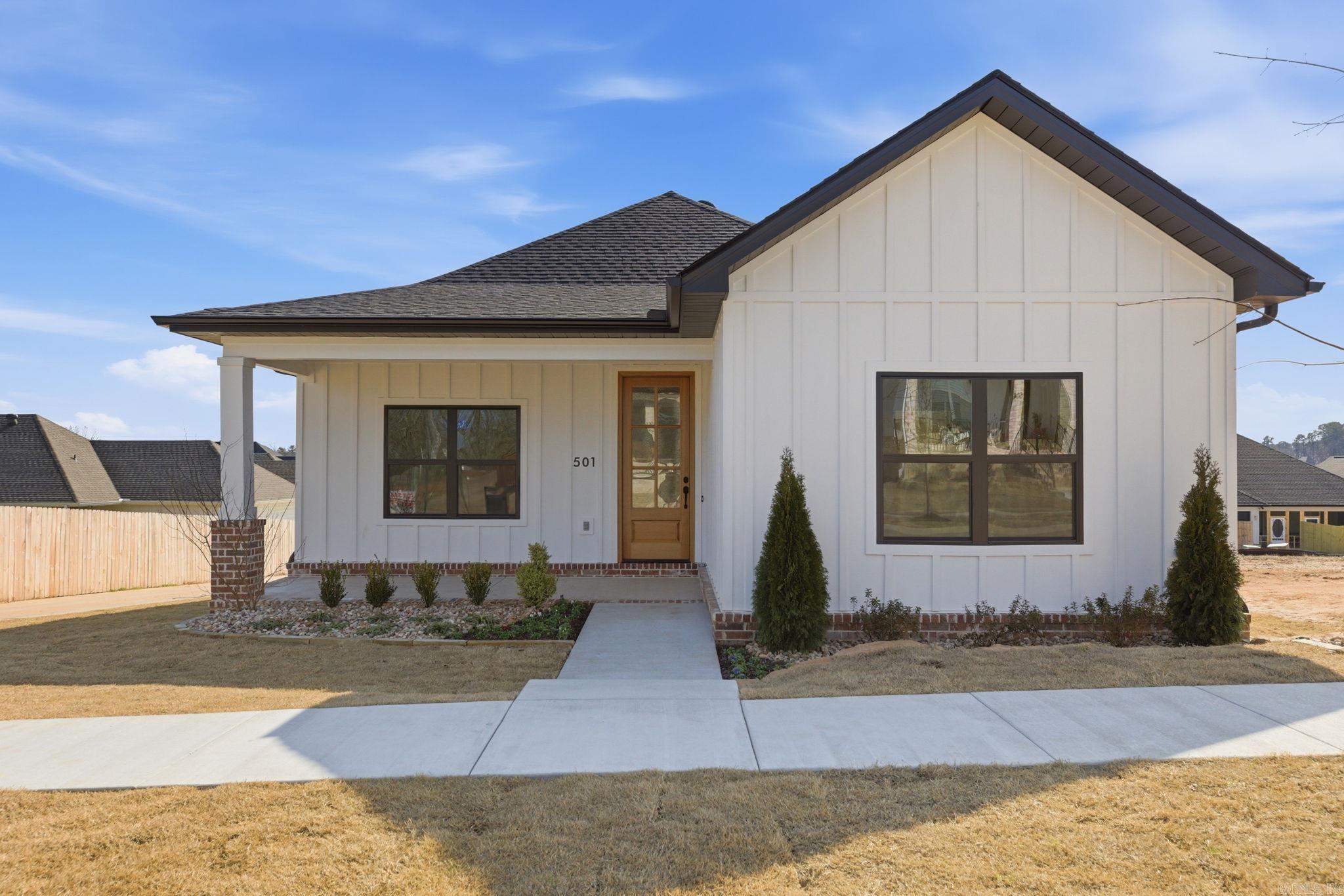 MIDTOWN BRYANT - Residential