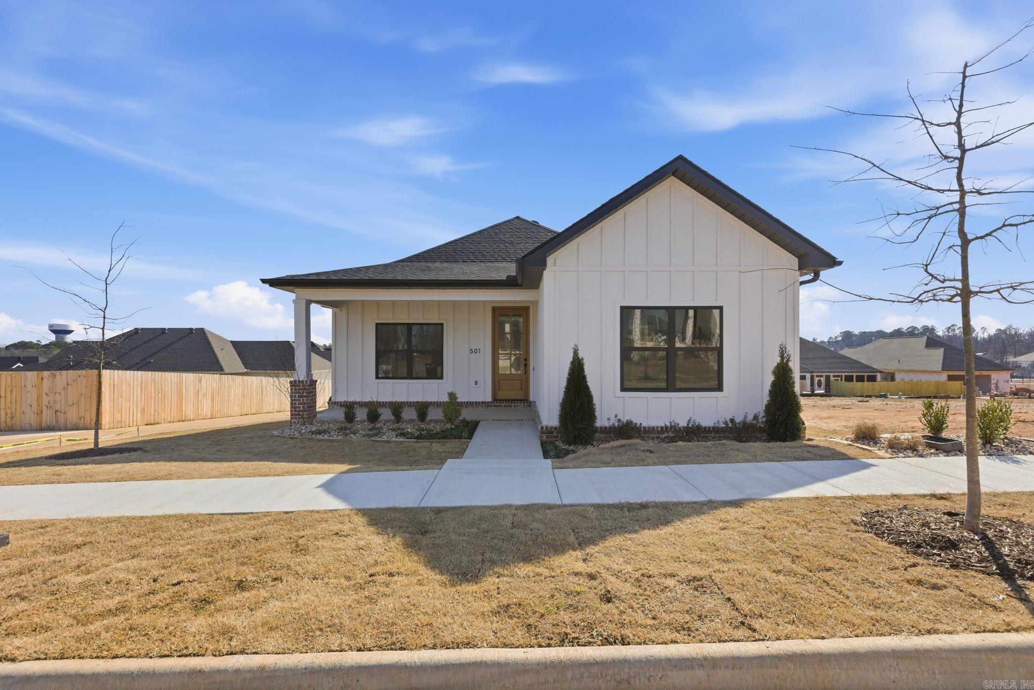 MIDTOWN BRYANT - Residential