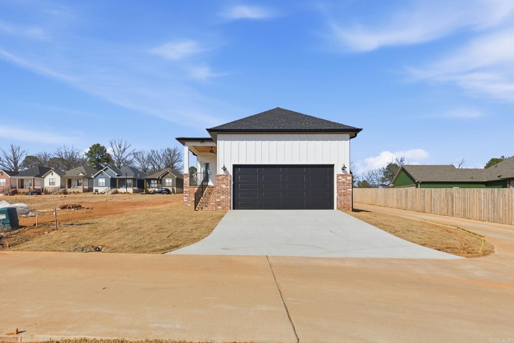 MIDTOWN BRYANT - Residential