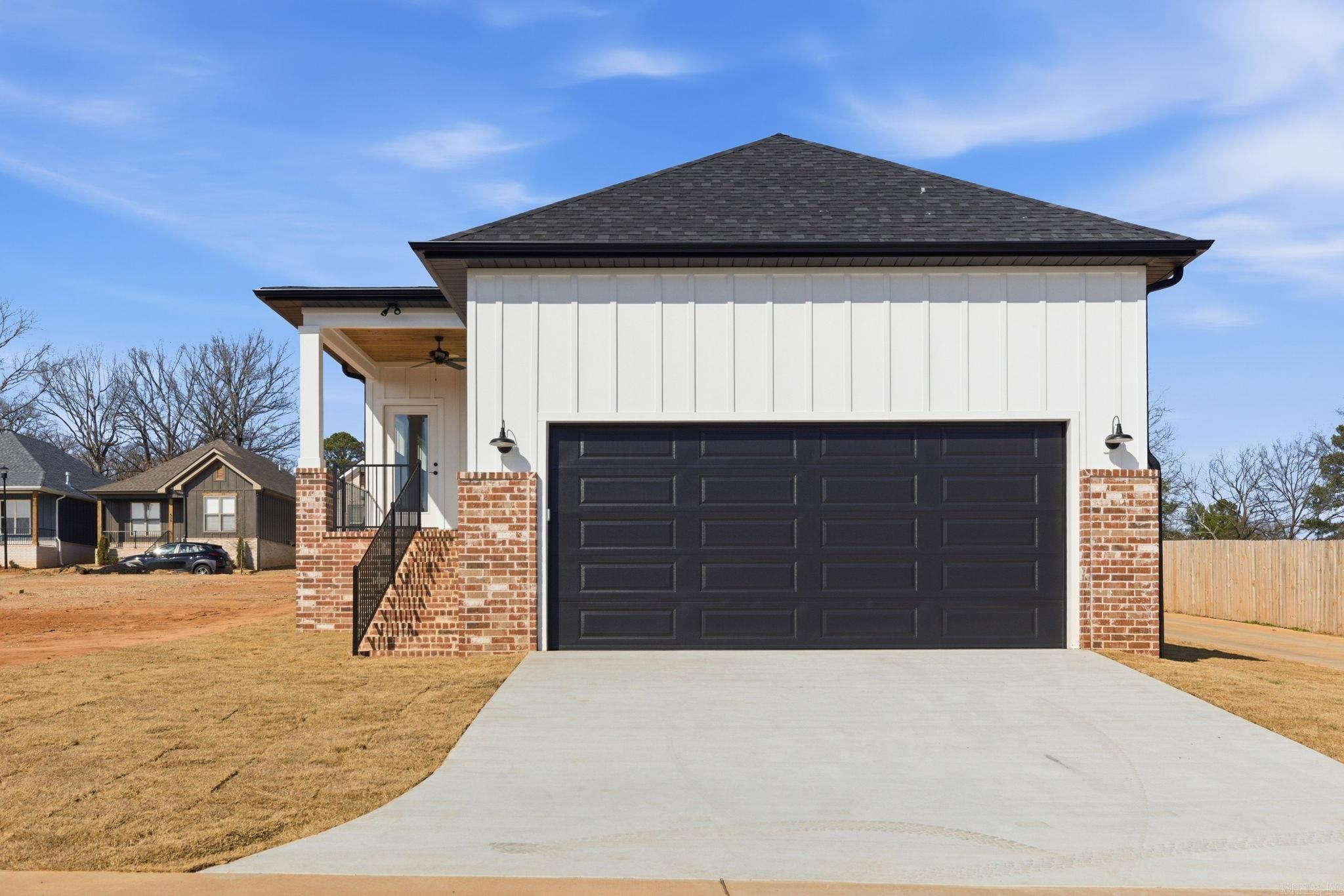 MIDTOWN BRYANT - Residential