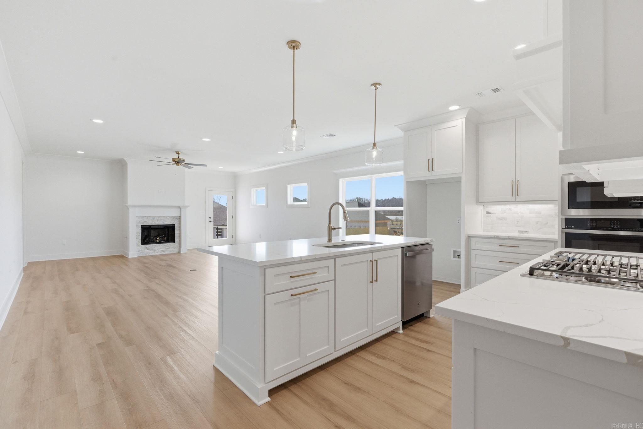 MIDTOWN BRYANT - Residential