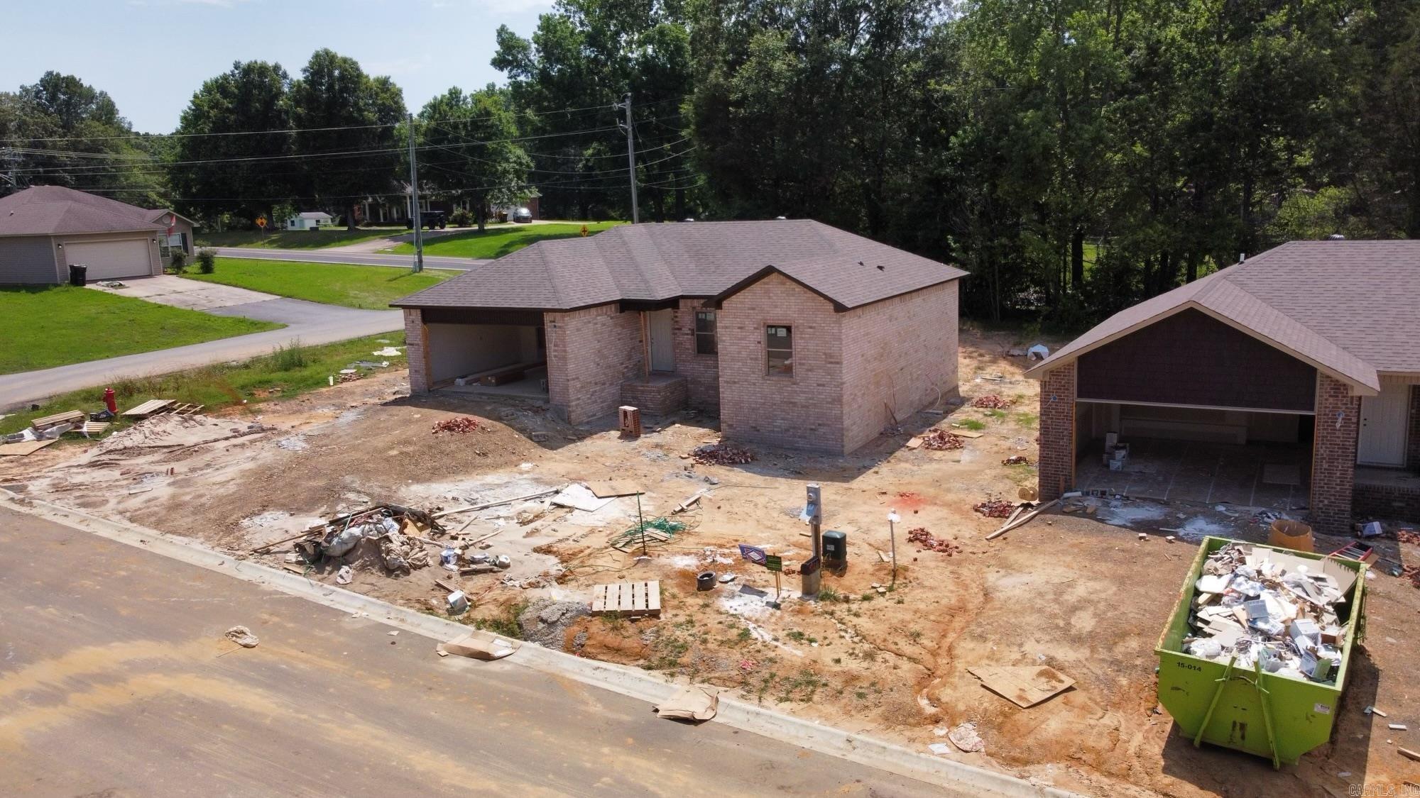 PAW'S PLACE - Residential