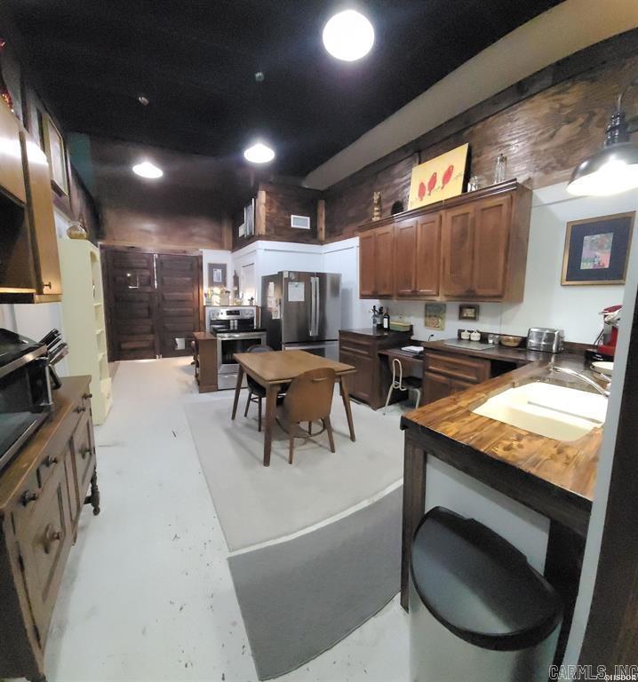 Lund and Hill - Commercial Sale