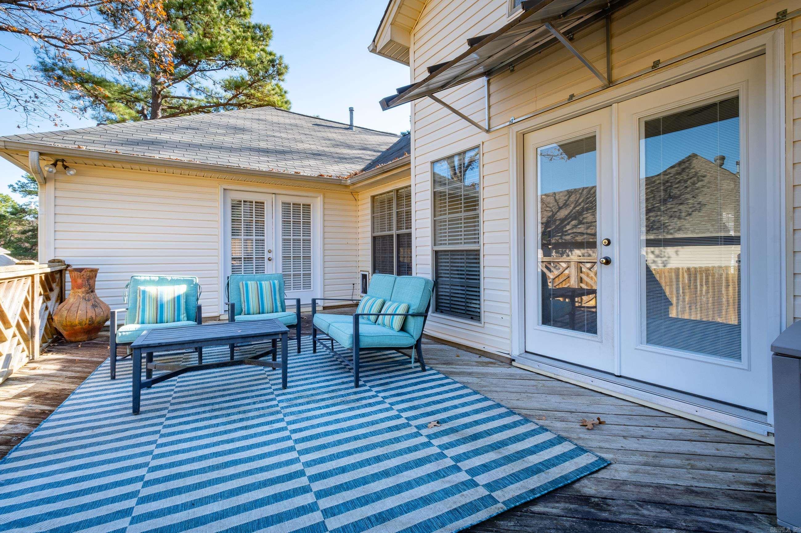 SECLUDED HILLS - Residential