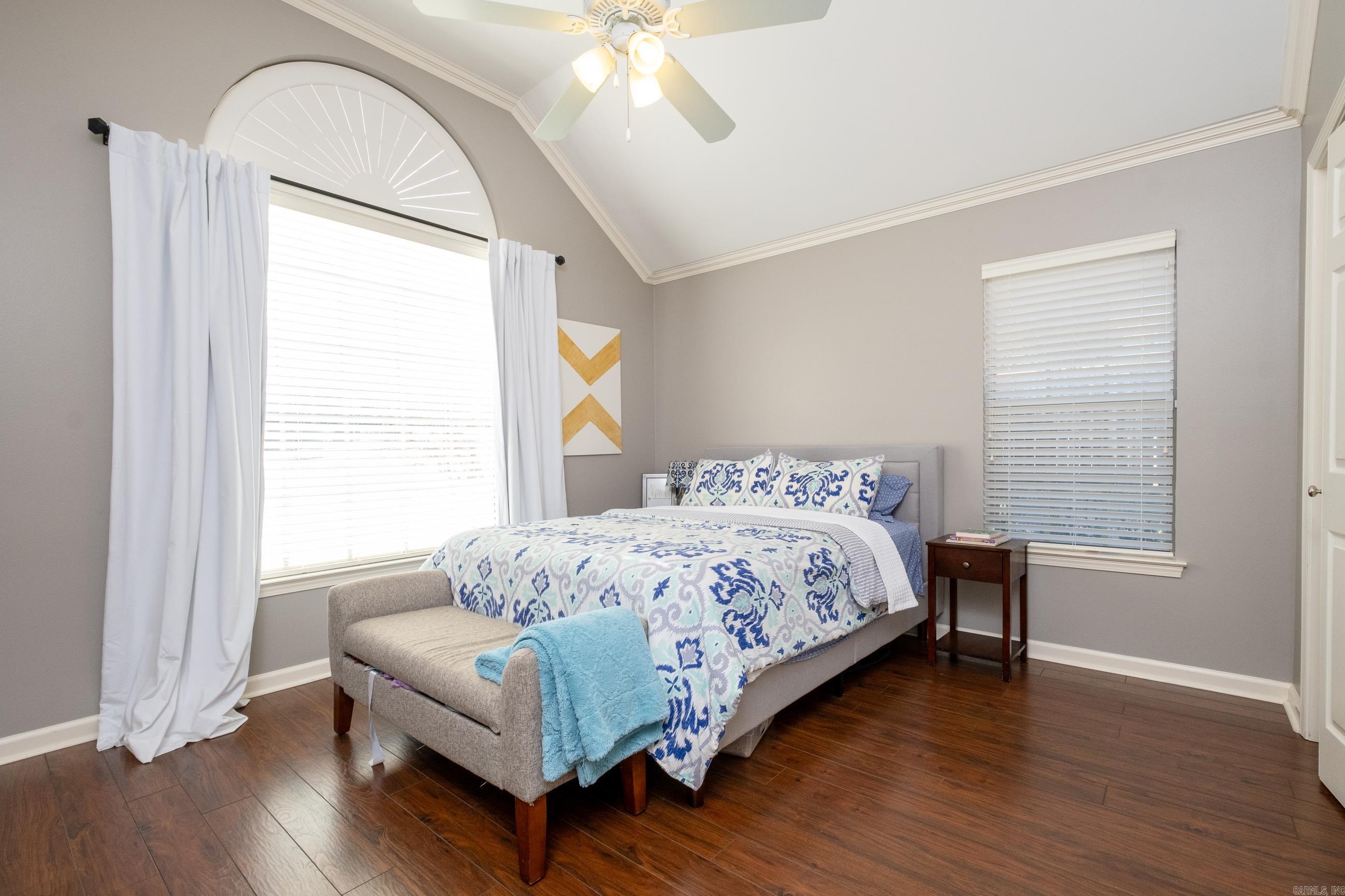 SECLUDED HILLS - Residential