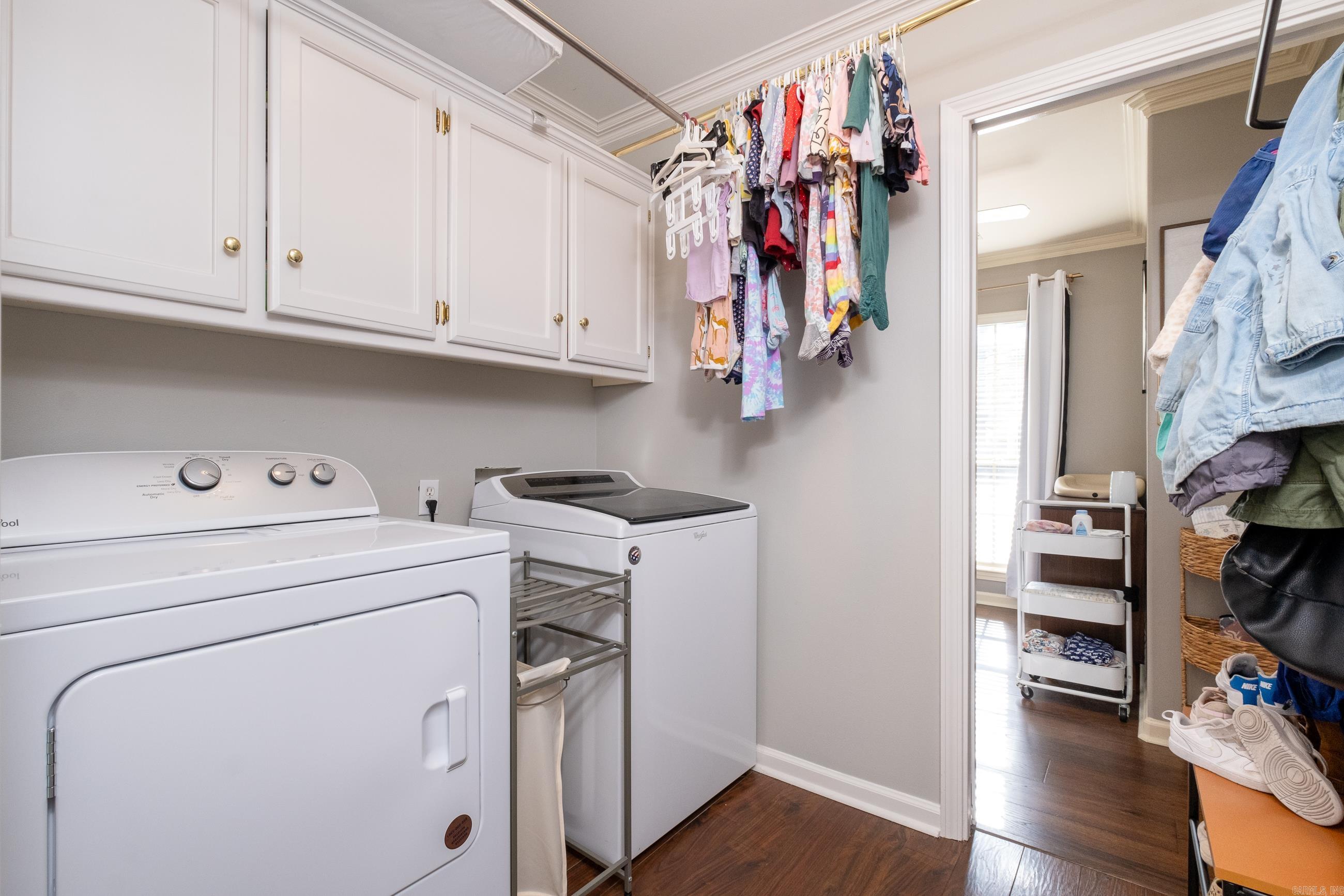 SECLUDED HILLS - Residential