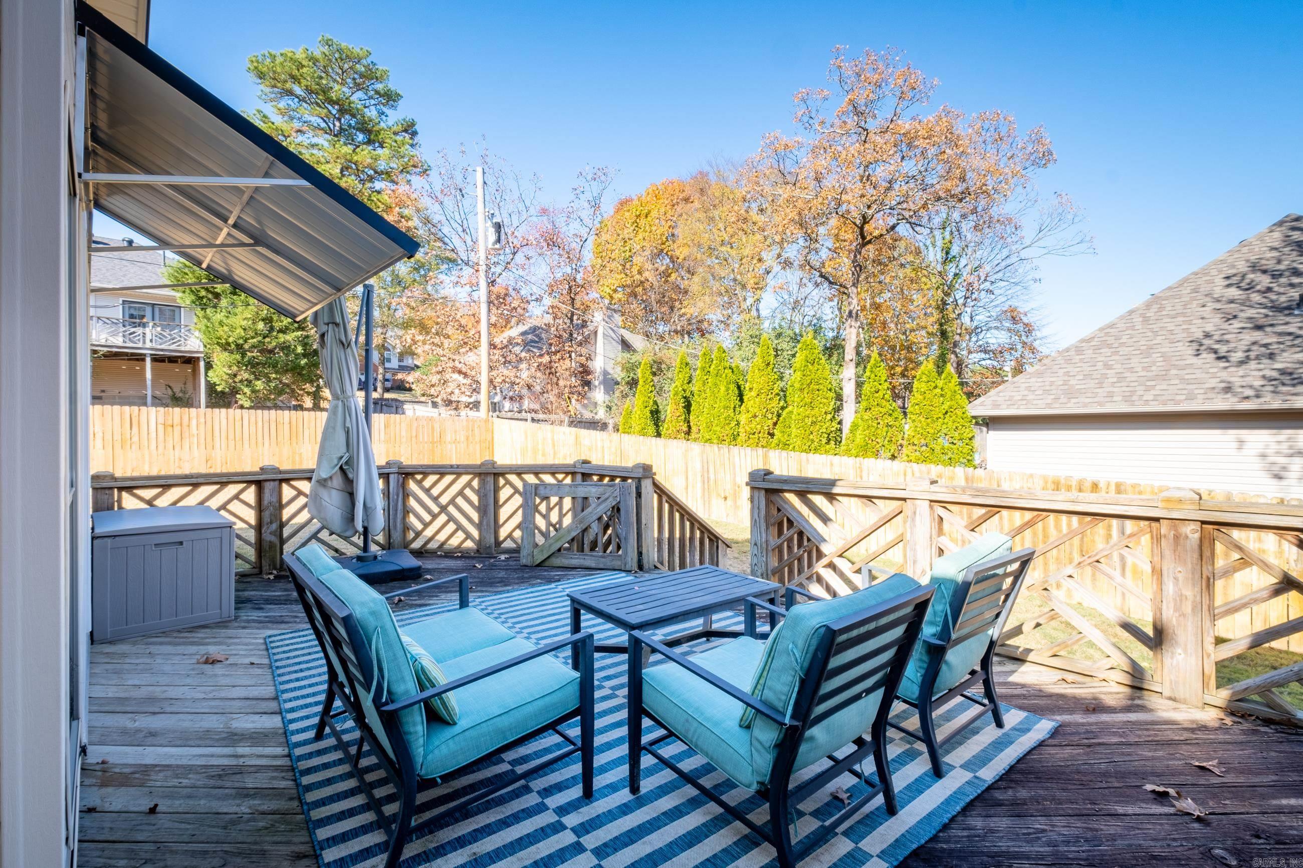 SECLUDED HILLS - Residential