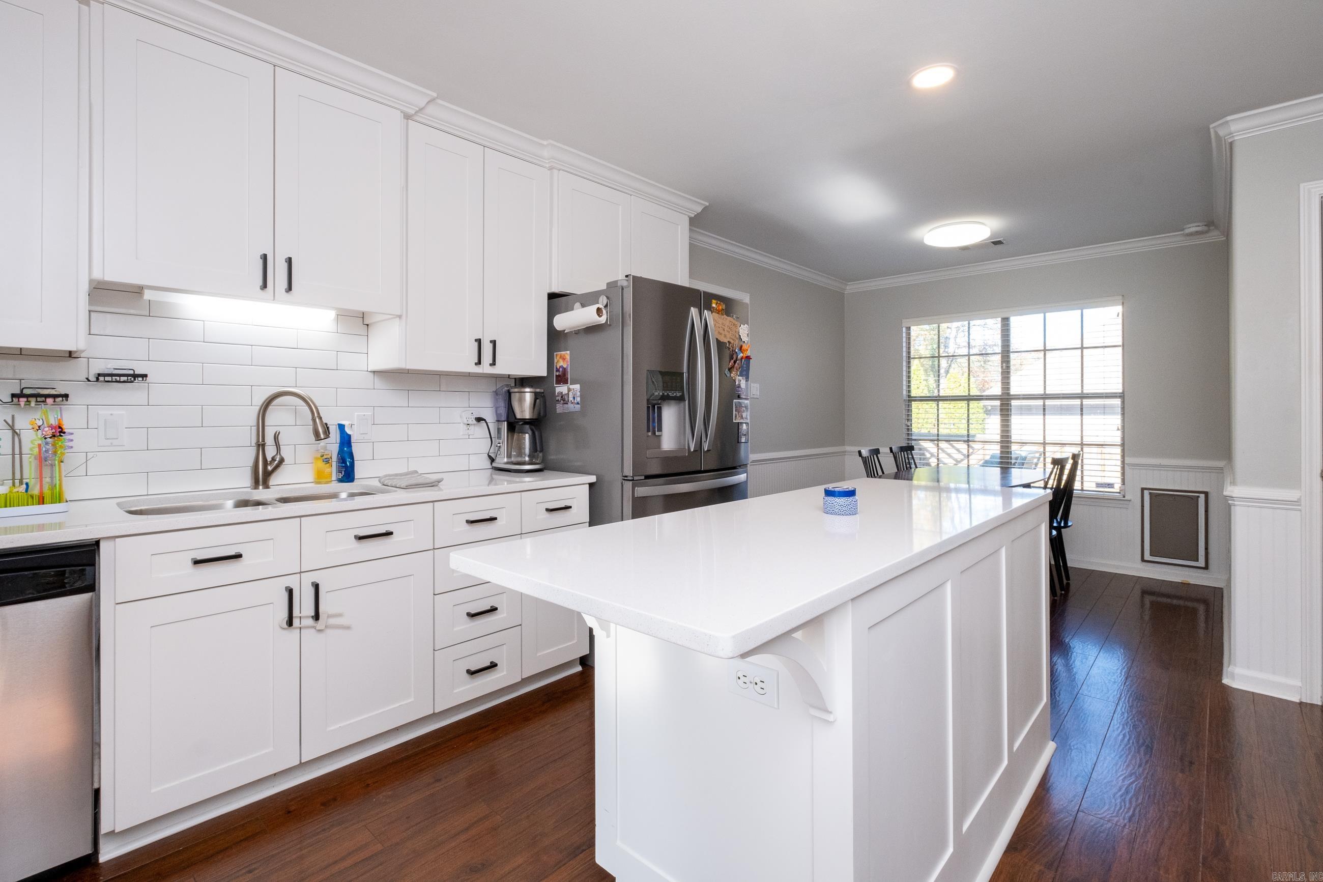 SECLUDED HILLS - Residential