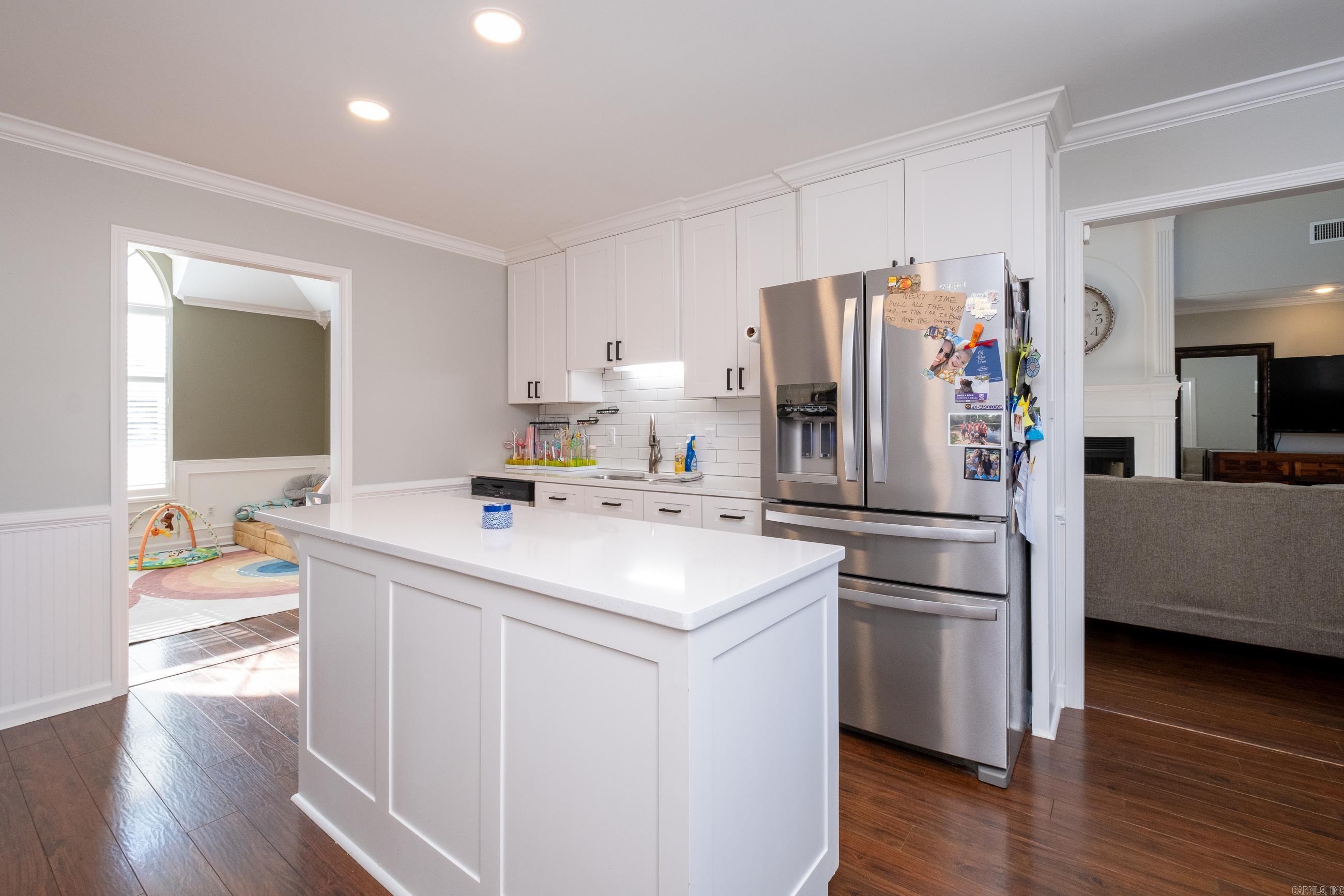 SECLUDED HILLS - Residential