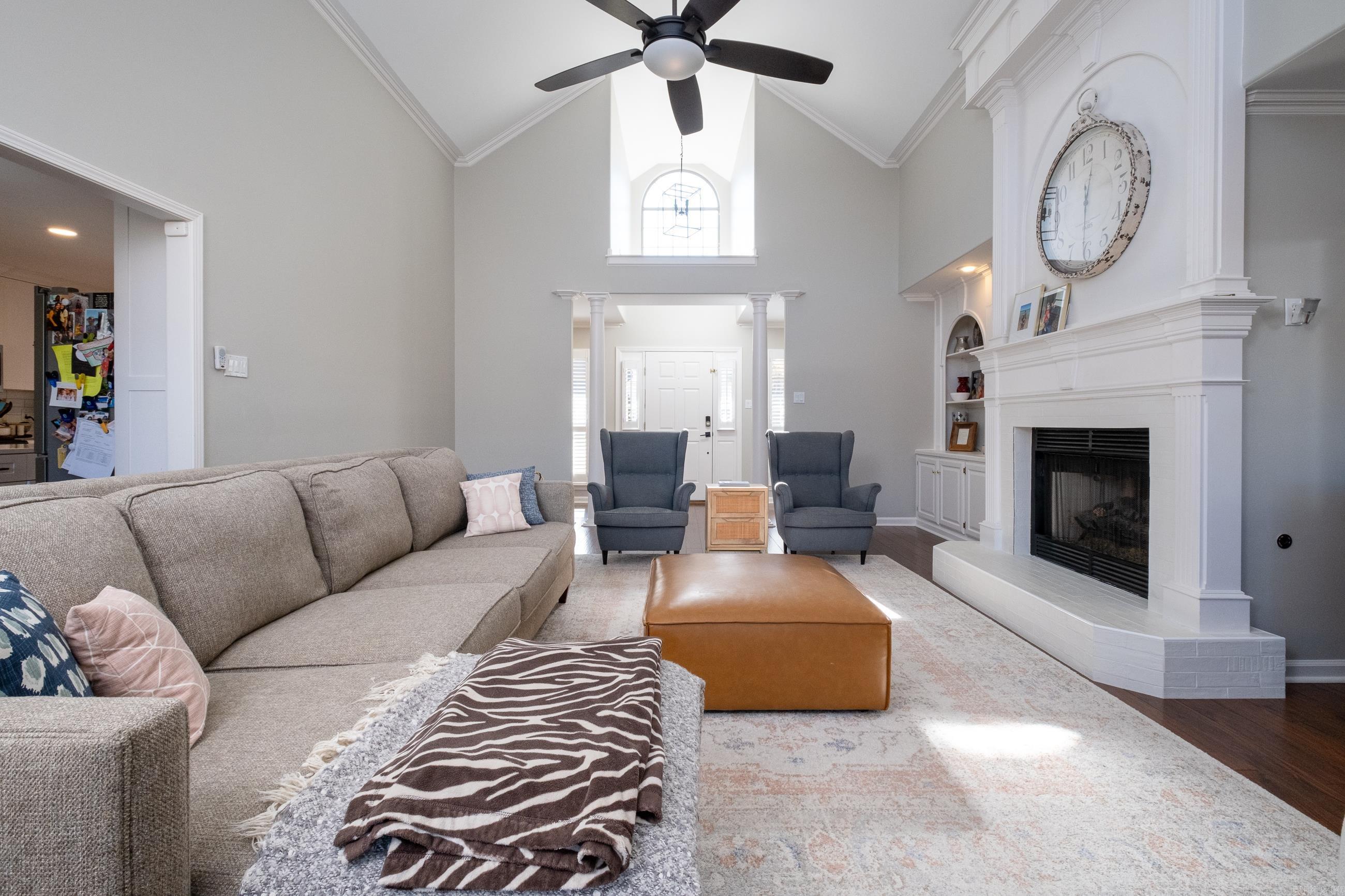 SECLUDED HILLS - Residential